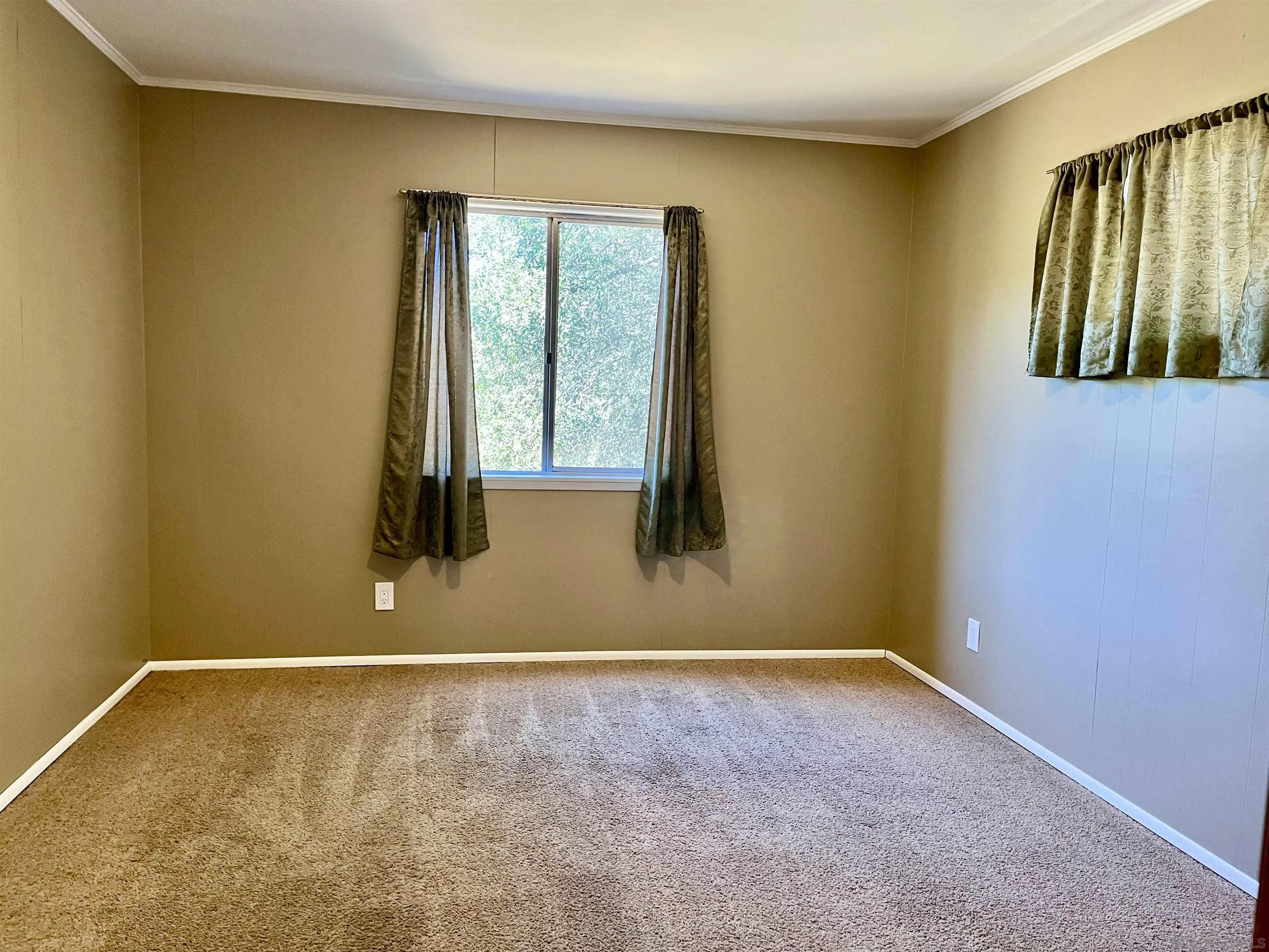 https://cdn.realtyfeed.com/cdn/127/260021251/f564e9414488836d22a2e6a1ab7298b4.webp