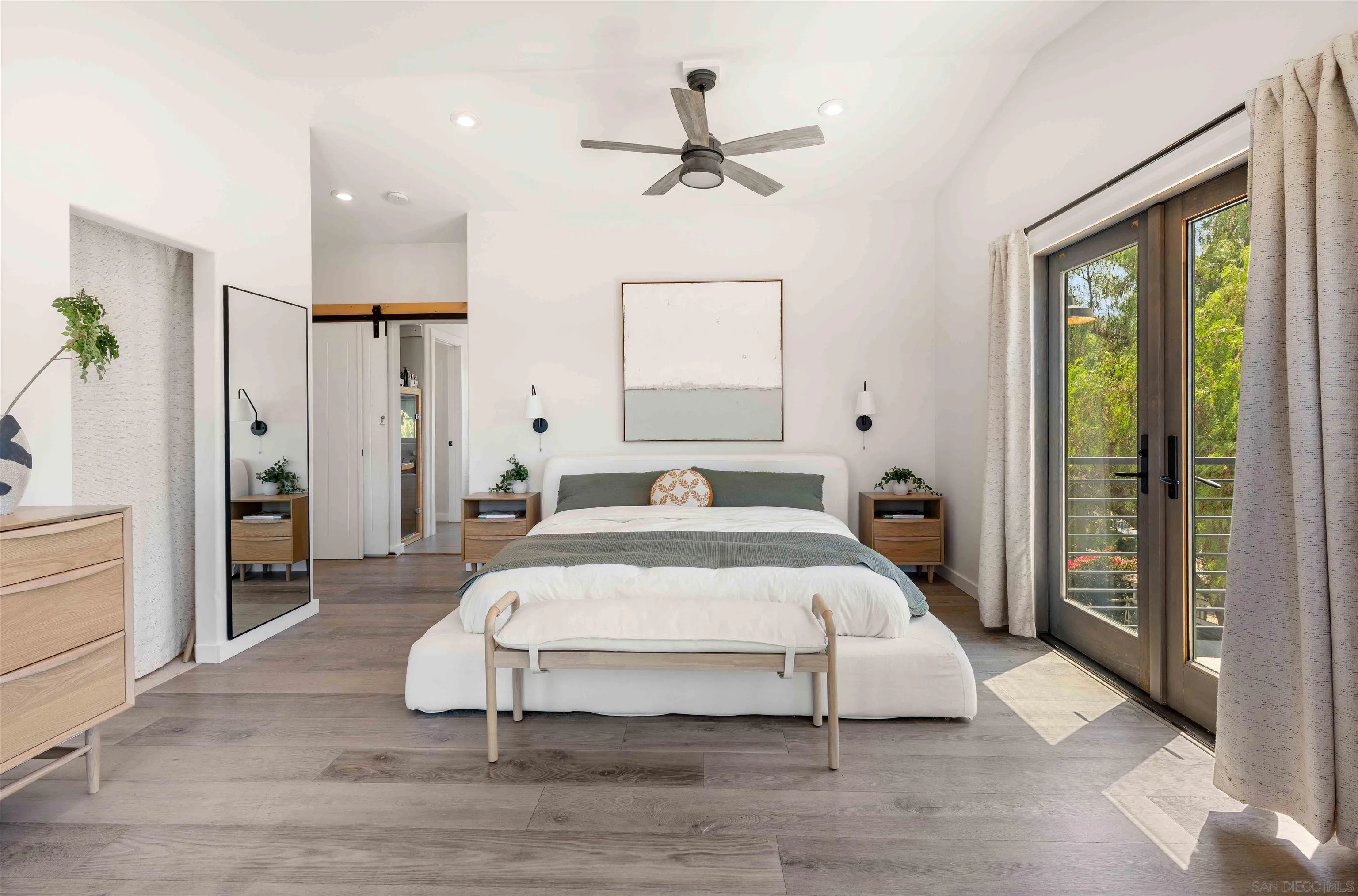 https://cdn.realtyfeed.com/cdn/127/260021256/54faf356b05f9dc6e556159a21281a76.webp