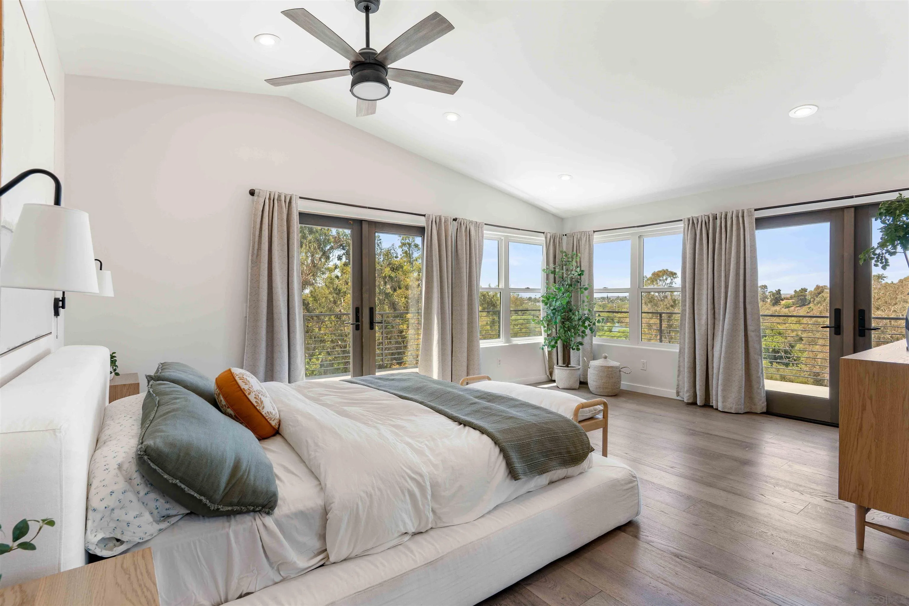https://cdn.realtyfeed.com/cdn/127/260021256/7b8f6b5ccb033a025b434efba6dc6b16.webp