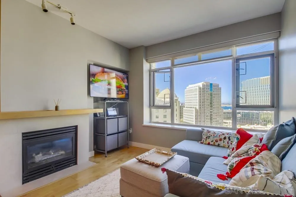 700 W Harbor Dr. Unit 1406, San Diego, CA 92101 - Photo 2 of 39, San Diego, CA