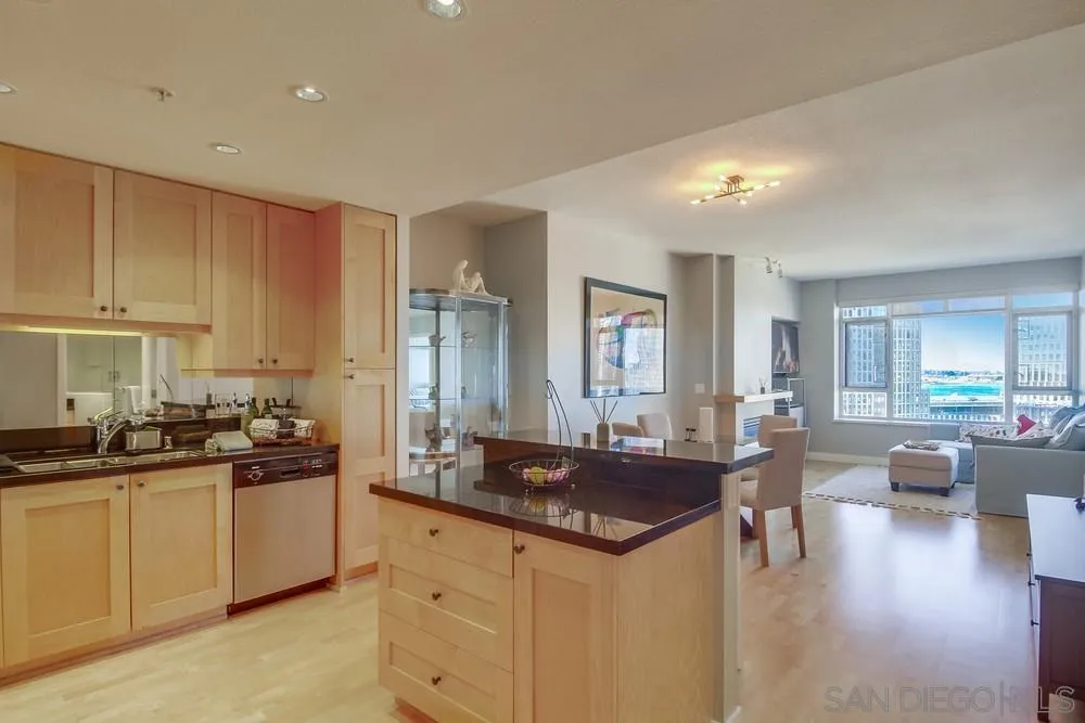 https://cdn.realtyfeed.com/cdn/127/260021258/d54be99b33824fdb99da056e72909c00.webp