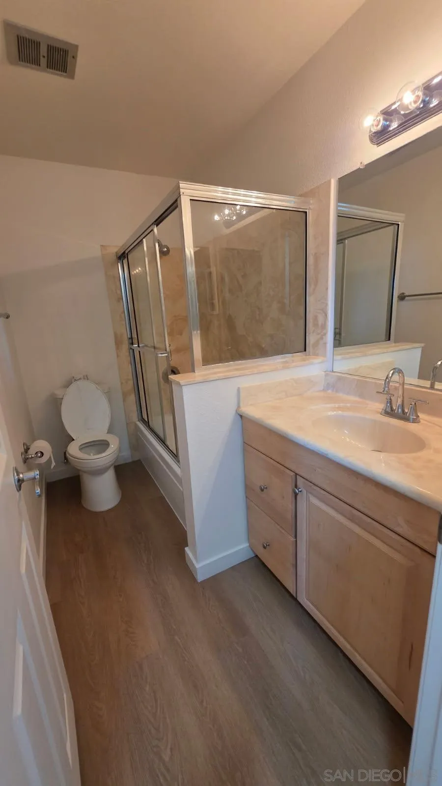 https://cdn.realtyfeed.com/cdn/127/260021259/338d9240ac63c1735aa7636bbd3b173c.webp