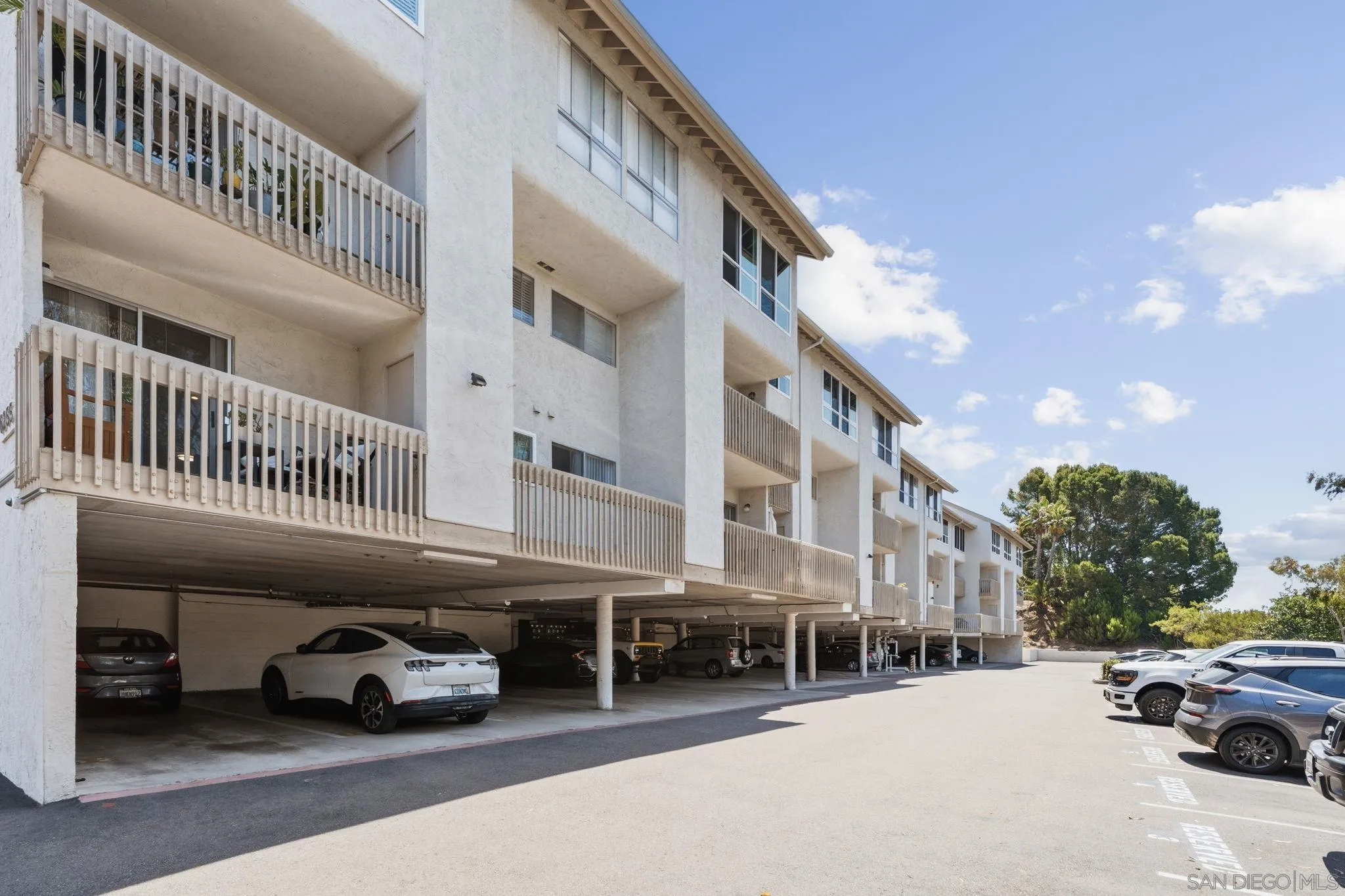 https://cdn.realtyfeed.com/cdn/127/260021261/01b7ae5f159546cf6271aaa28697dc40.webp