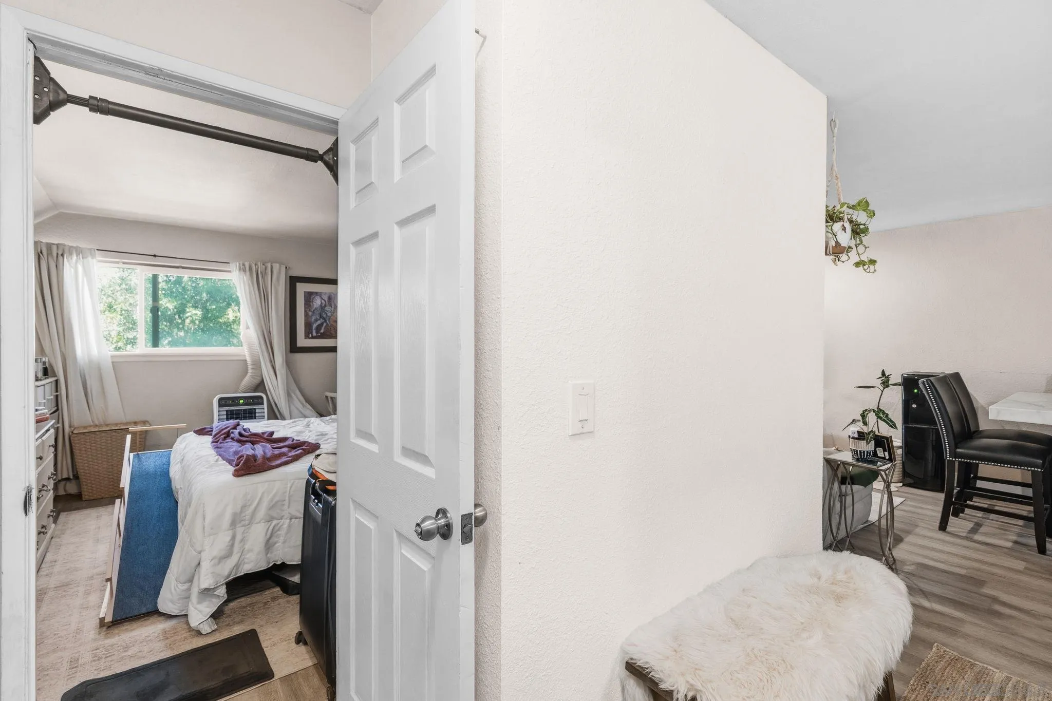 https://cdn.realtyfeed.com/cdn/127/260021261/810cbd466f4625adb40ef7eeb5cc44c9.webp