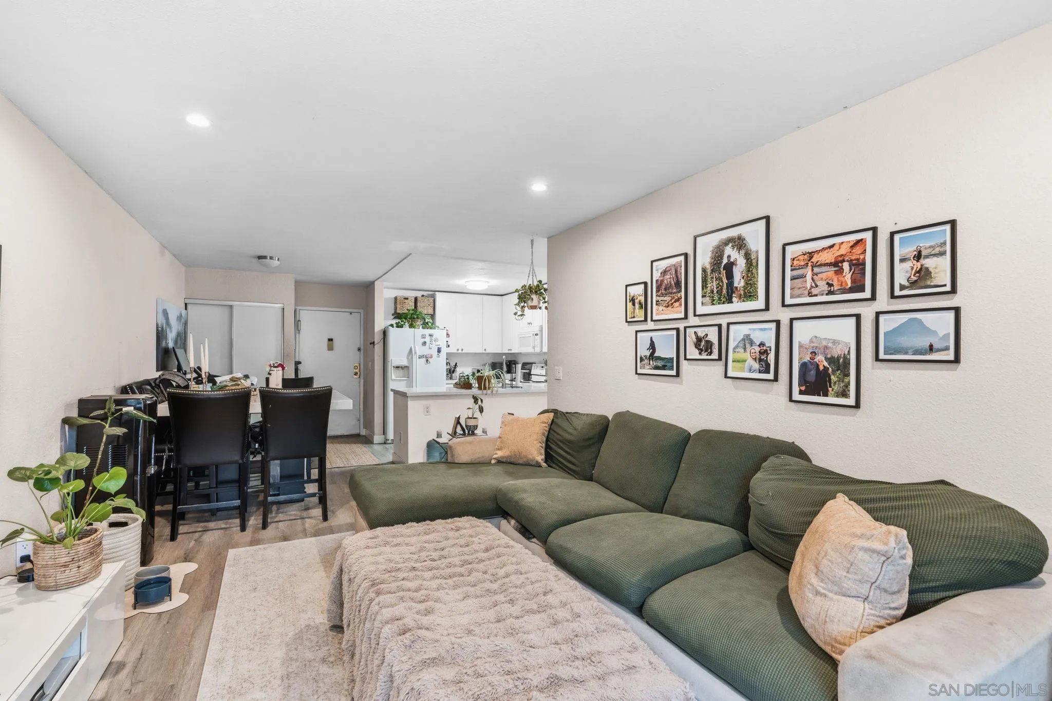 https://cdn.realtyfeed.com/cdn/127/260021261/c80426c7ac47ef170ab6a83f66f45699.webp