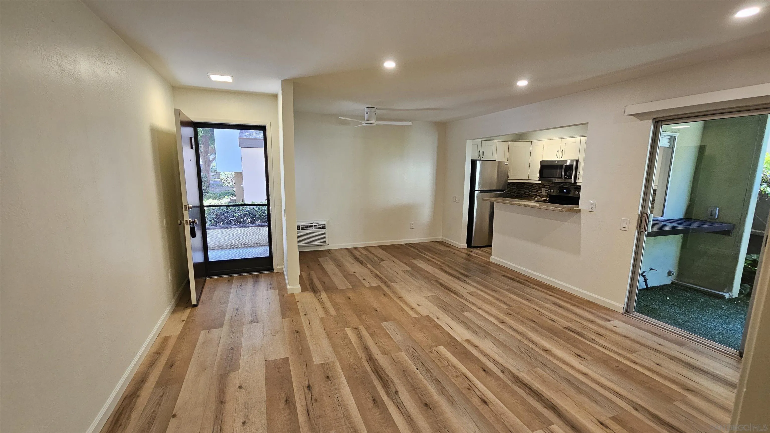 https://cdn.realtyfeed.com/cdn/127/260021264/95df4234f4dfa45b39999b73763981eb.webp