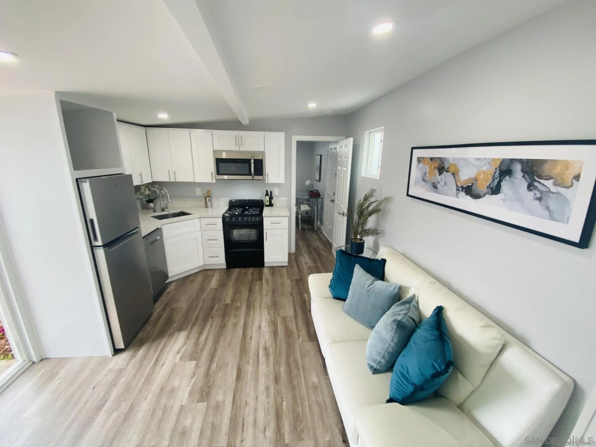https://cdn.realtyfeed.com/cdn/127/260021266/7f39f14928591e498571ad5f2c3c2cd8.webp