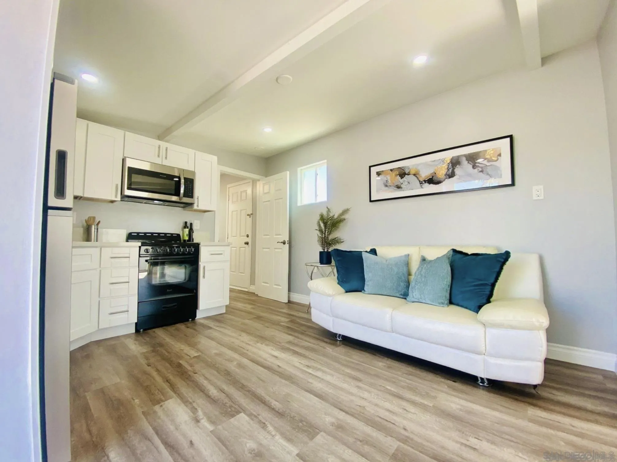 https://cdn.realtyfeed.com/cdn/127/260021266/89082238c7a78e9d9680709673a024e0.webp