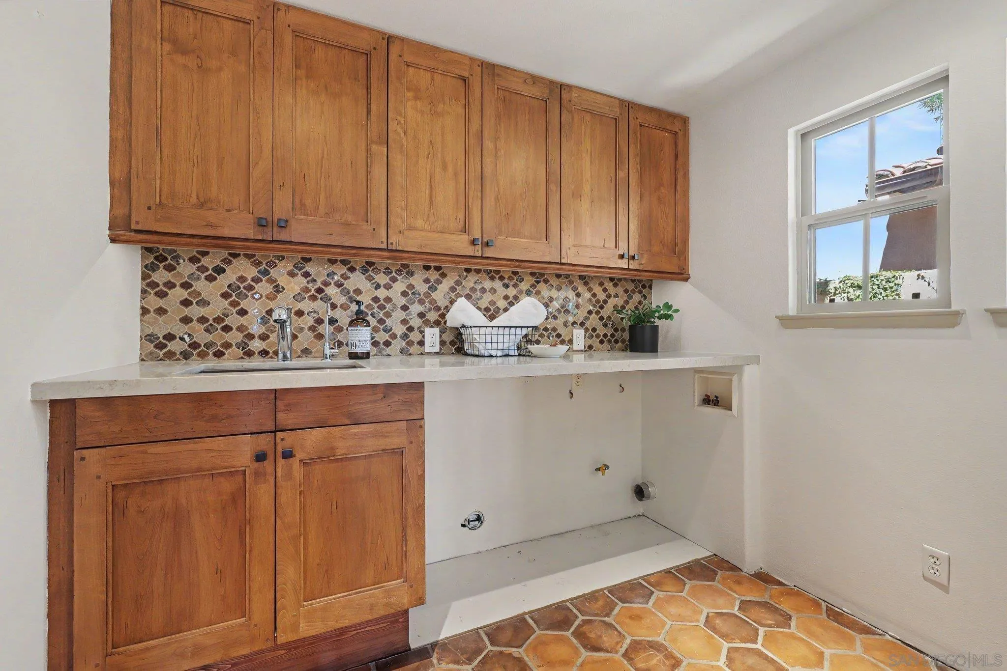 https://cdn.realtyfeed.com/cdn/127/260021273/16e25866590fa2a444829ed944c8df79.webp
