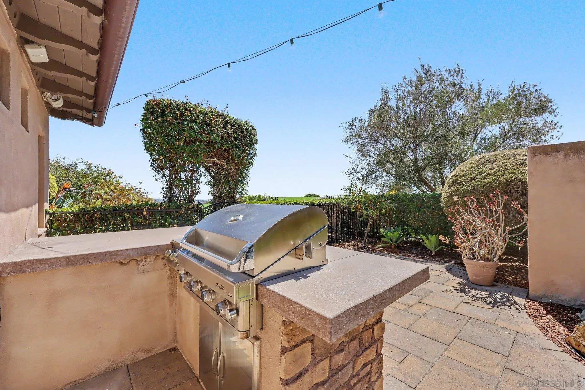 https://cdn.realtyfeed.com/cdn/127/260021273/7bed5019f9a900717d6271b1999cdc3e.webp