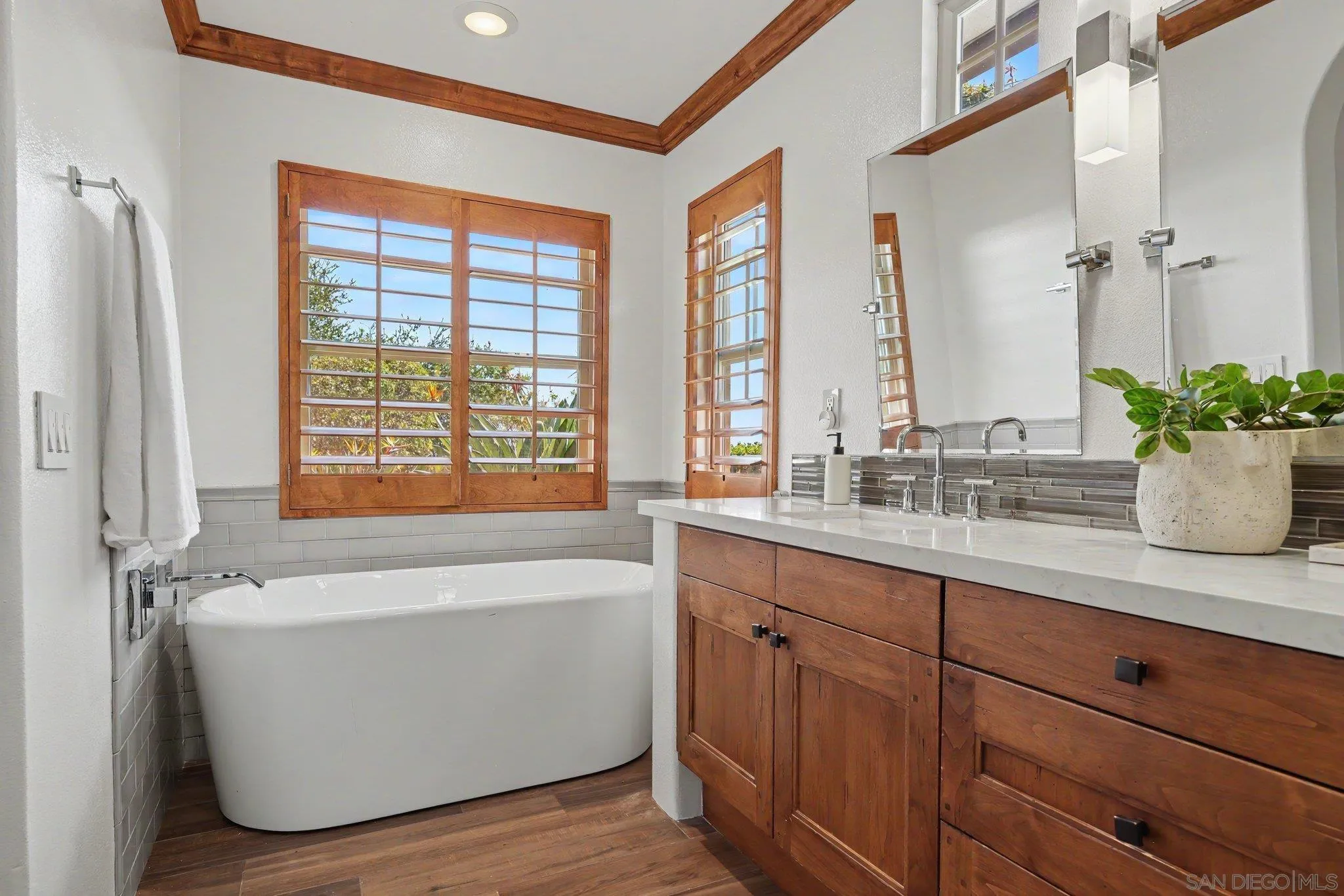 https://cdn.realtyfeed.com/cdn/127/260021273/811ce0a5fb6f8b6ee1da4599108c8a54.webp