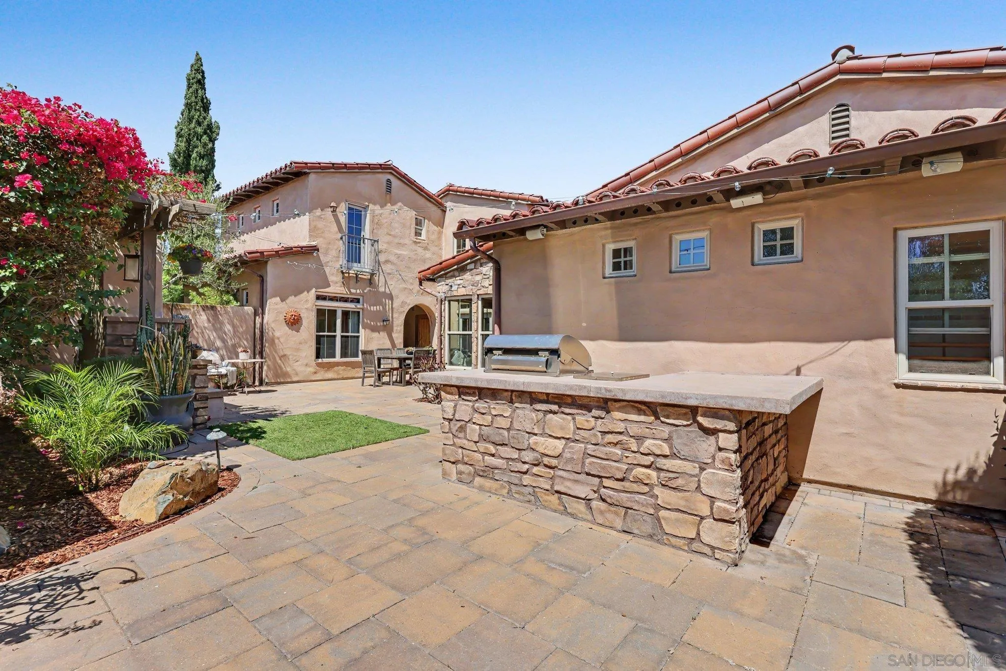 https://cdn.realtyfeed.com/cdn/127/260021273/8c4c1008c35c257d54f25278be0d414f.webp