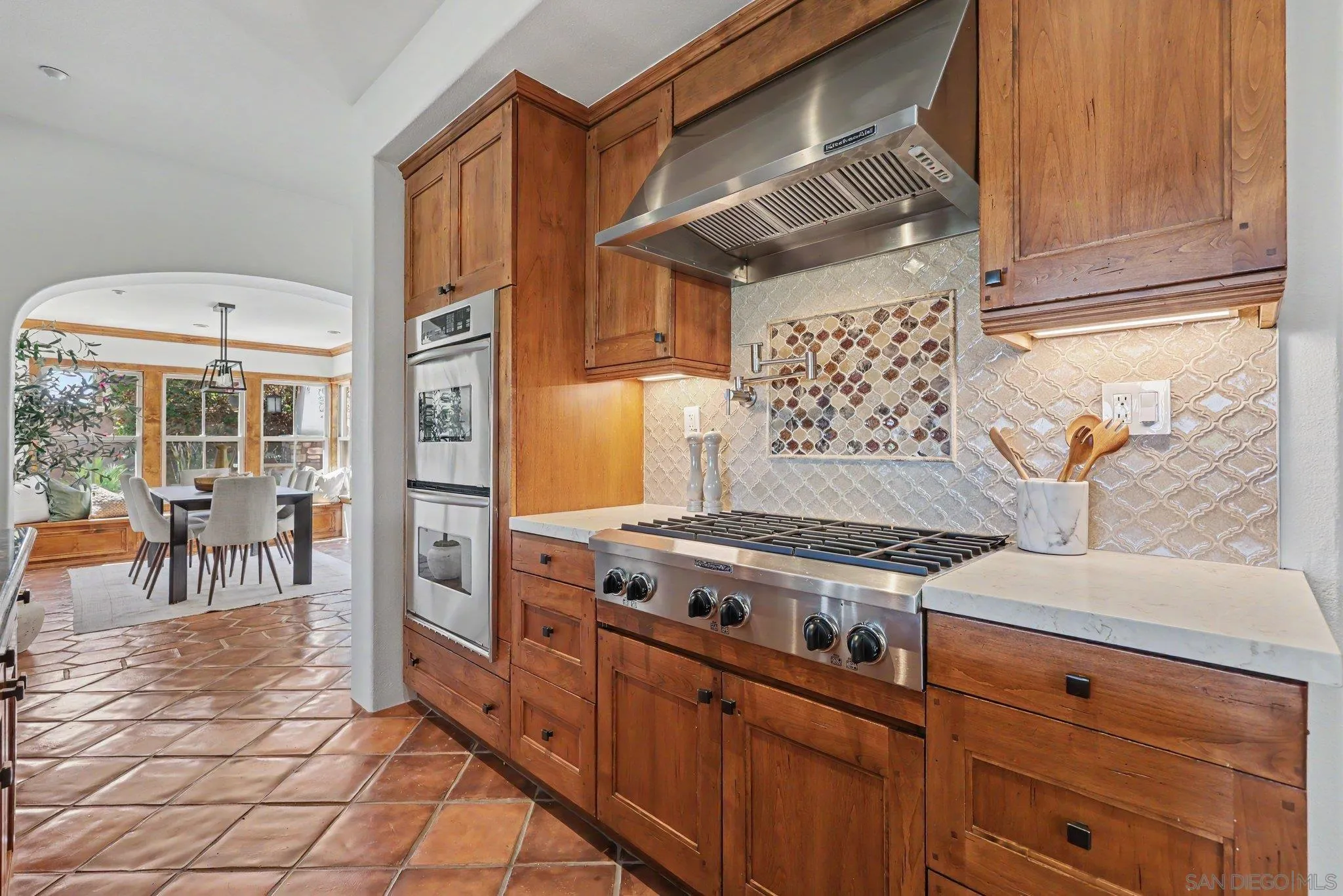 https://cdn.realtyfeed.com/cdn/127/260021273/ec910a5301c8e9f6a13fa4b1e2cccb11.webp