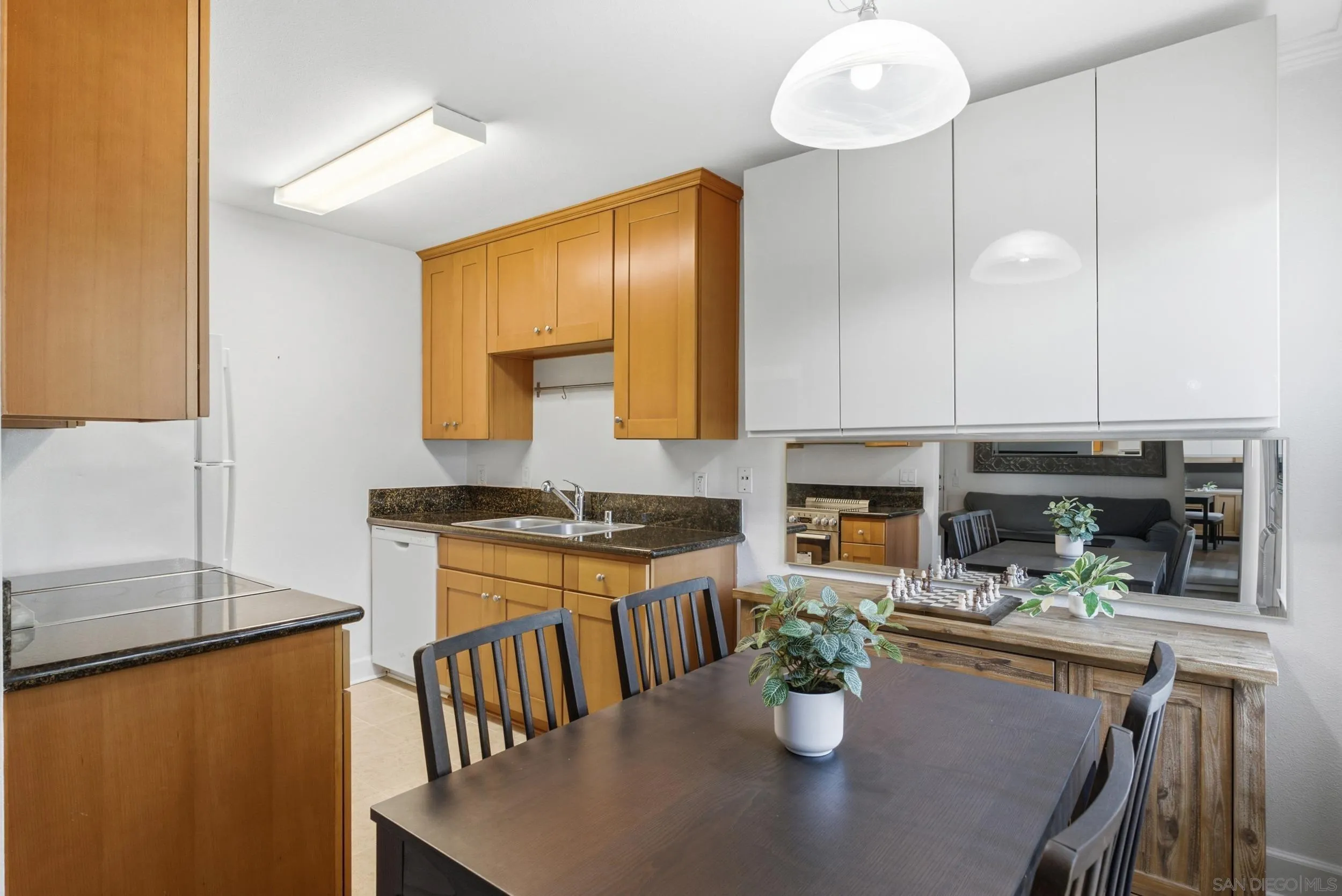 https://cdn.realtyfeed.com/cdn/127/260021276/2241f658c4831d75e60a6951941cf053.webp