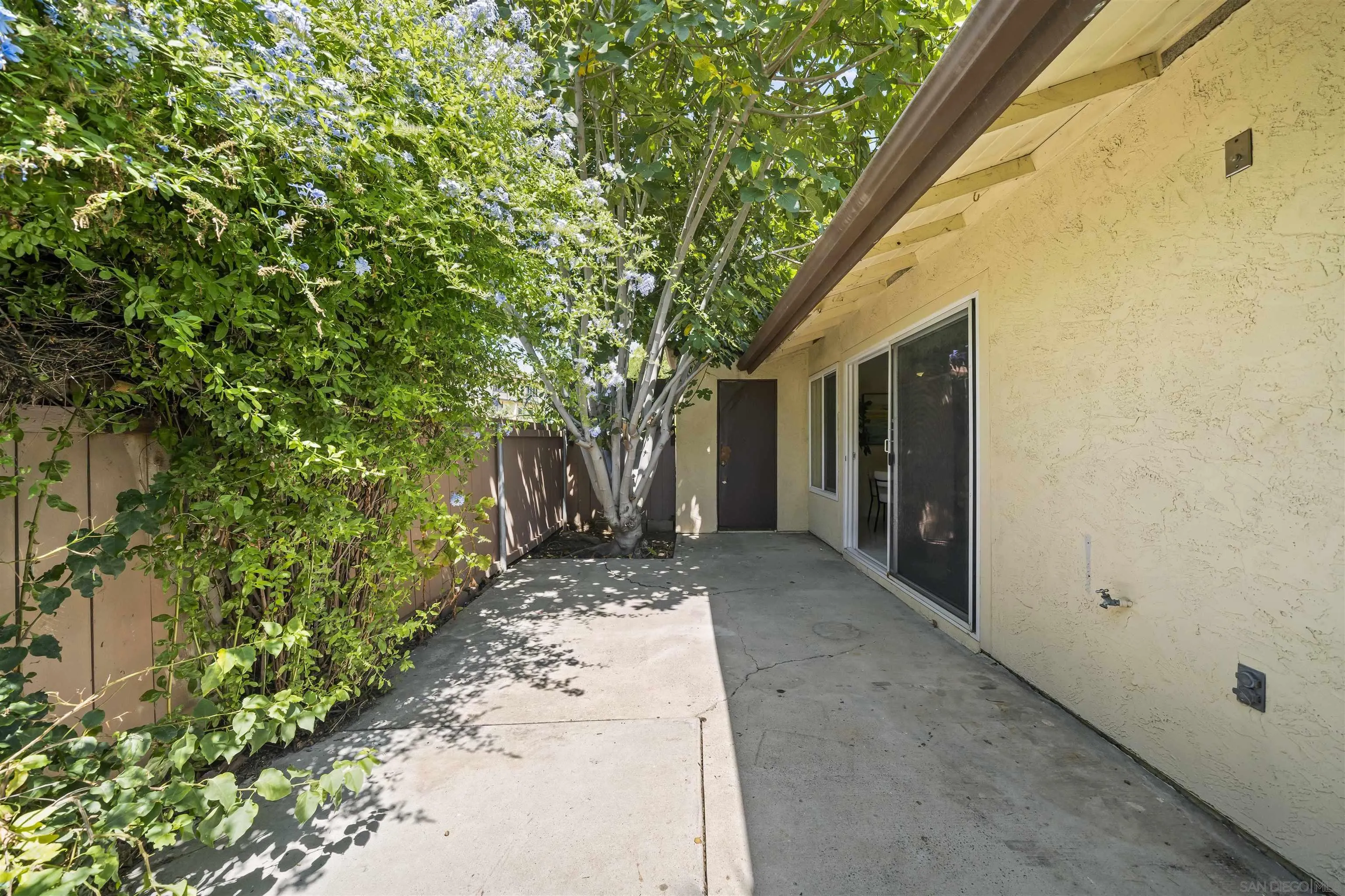 https://cdn.realtyfeed.com/cdn/127/260021279/1f827f0adc2d63c91b7ea0c45cf511c2.webp
