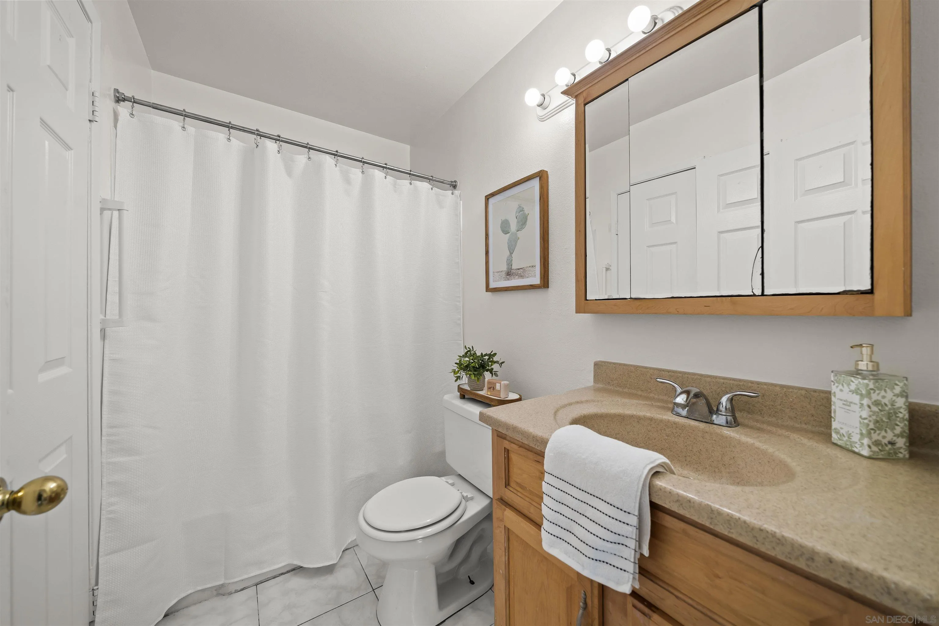 https://cdn.realtyfeed.com/cdn/127/260021279/7d500cd5eb160e1e0e14bc0f7fb679a6.webp