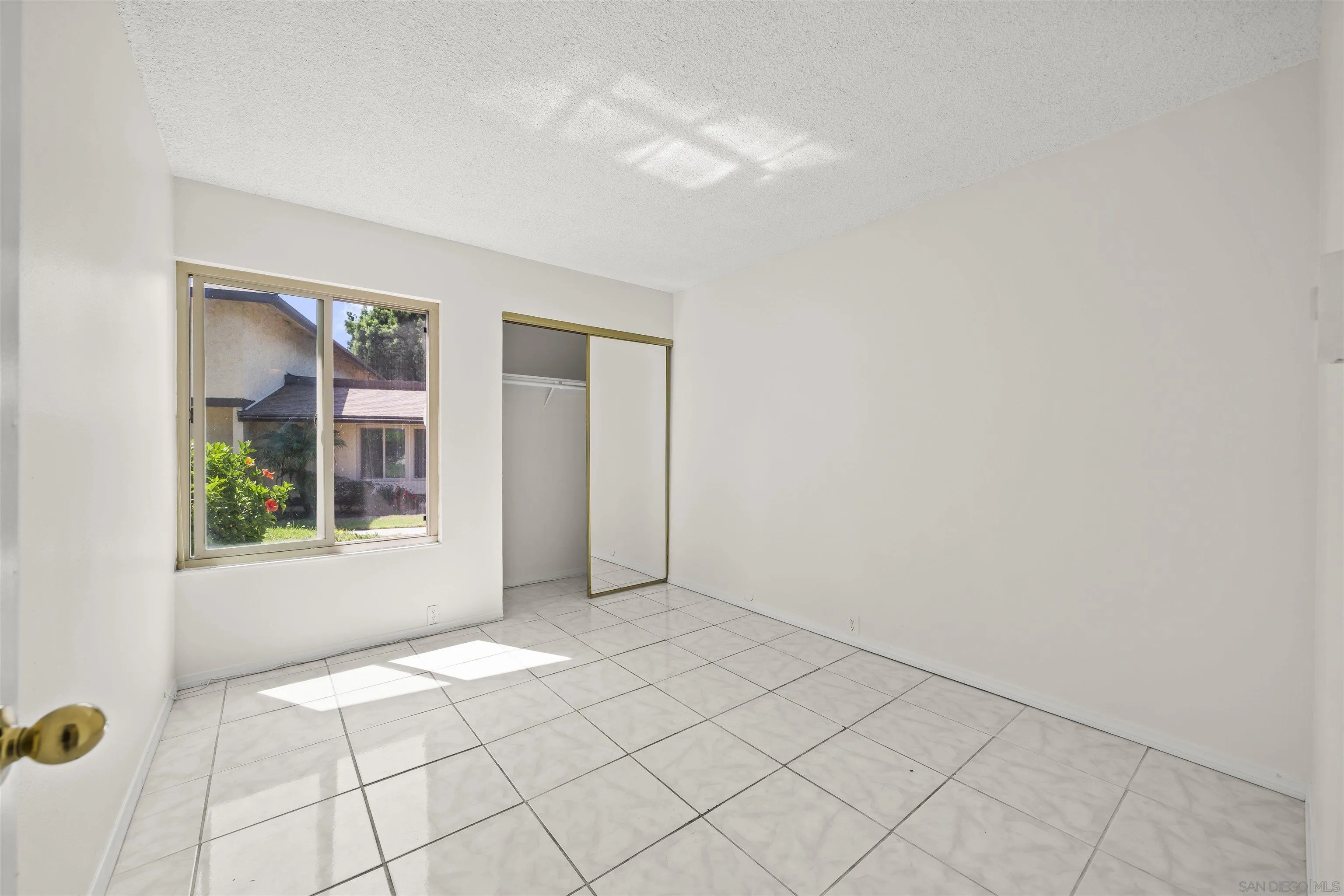 https://cdn.realtyfeed.com/cdn/127/260021279/ac8a972966a3801b4e3ad3a907178dcc.webp