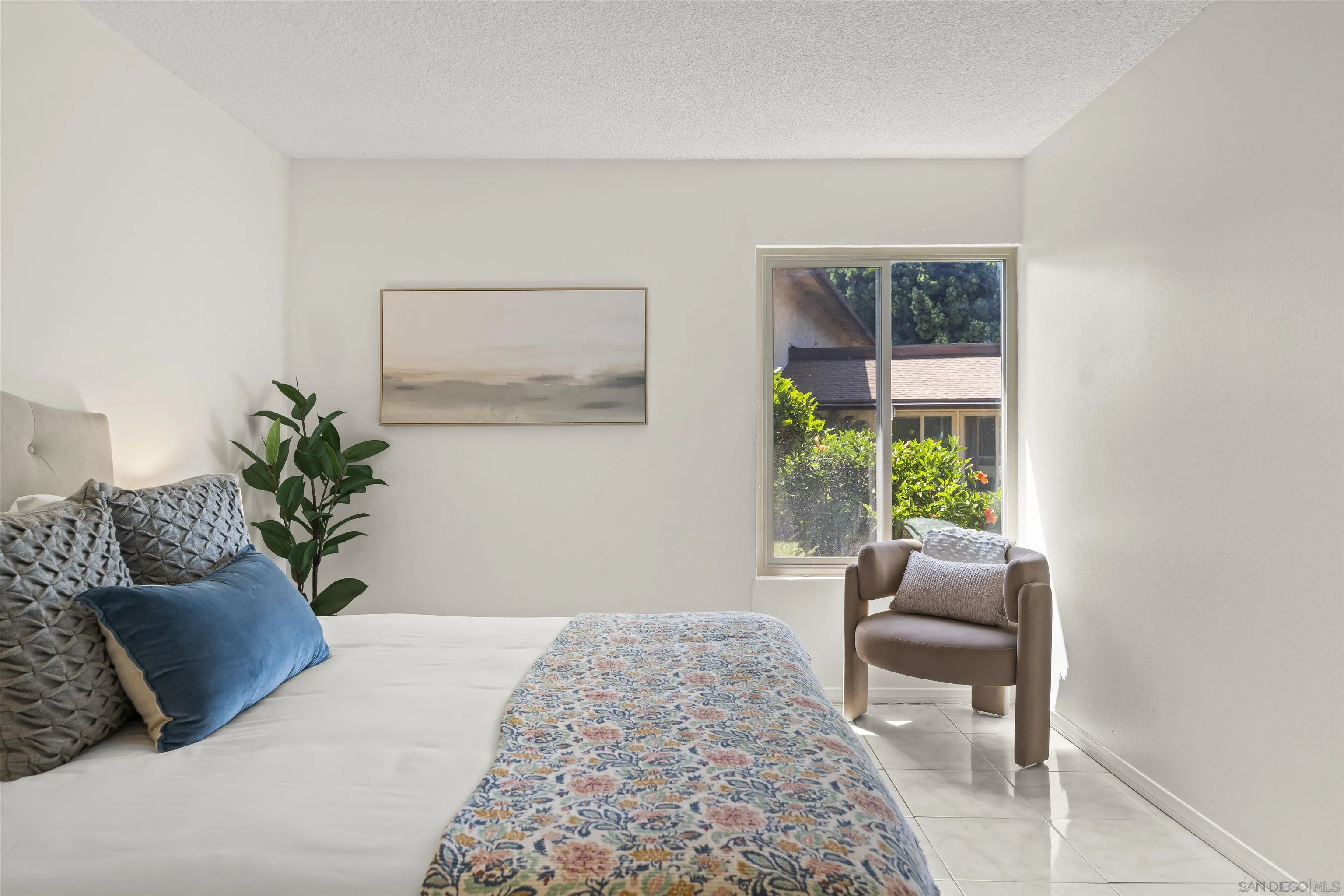 https://cdn.realtyfeed.com/cdn/127/260021279/ba27a9d640c51dd93322d55fcd597569.webp