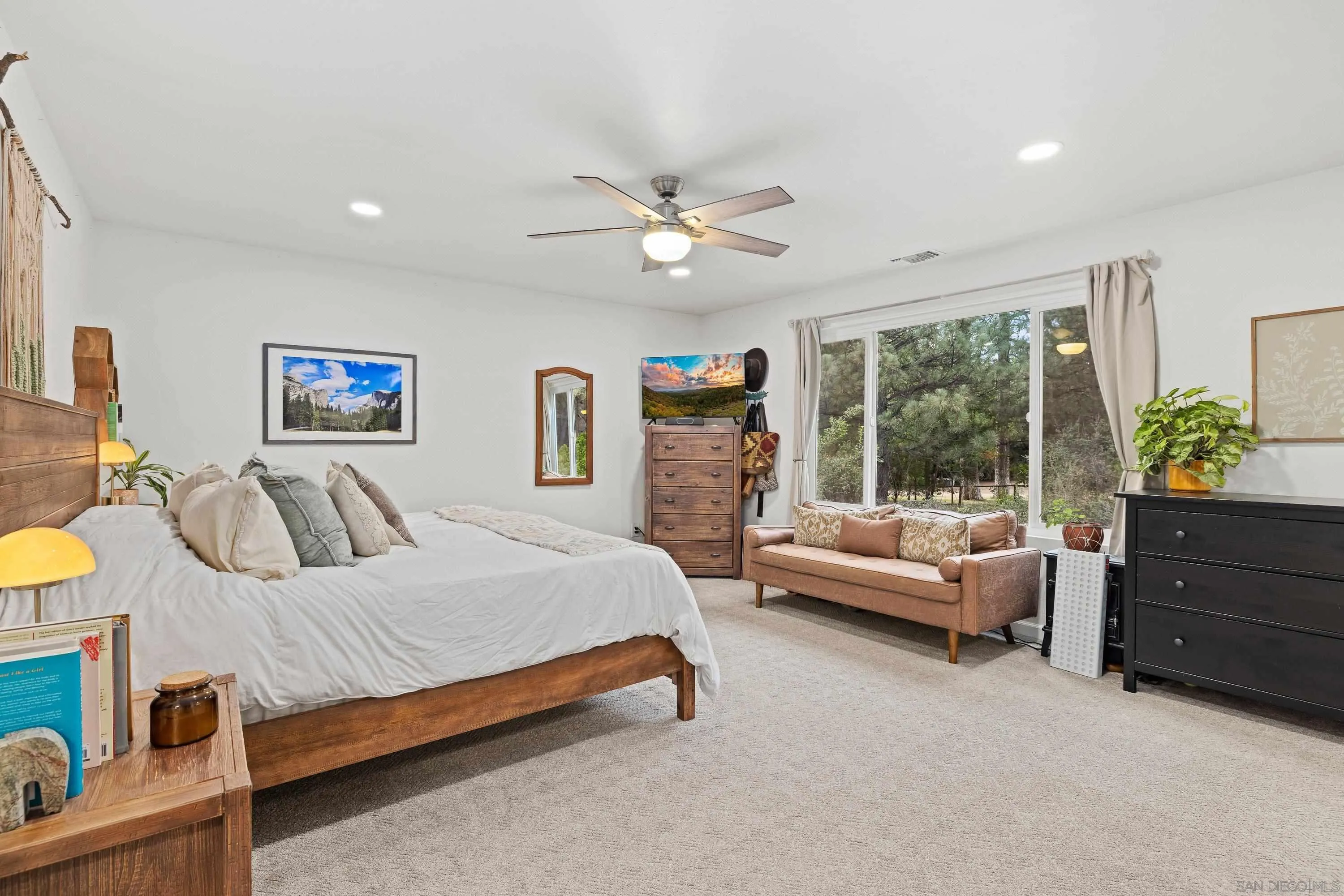 https://cdn.realtyfeed.com/cdn/127/260021282/164bf9e214f3e219419de5a484c618c6.webp