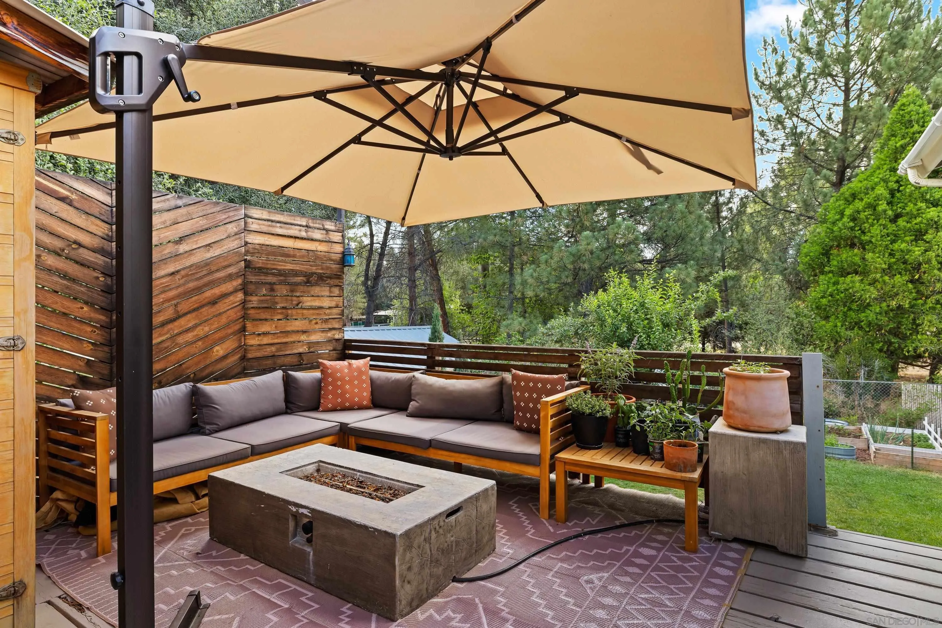 https://cdn.realtyfeed.com/cdn/127/260021282/1bfa1d355a9826d31660e89a6a13ae62.webp