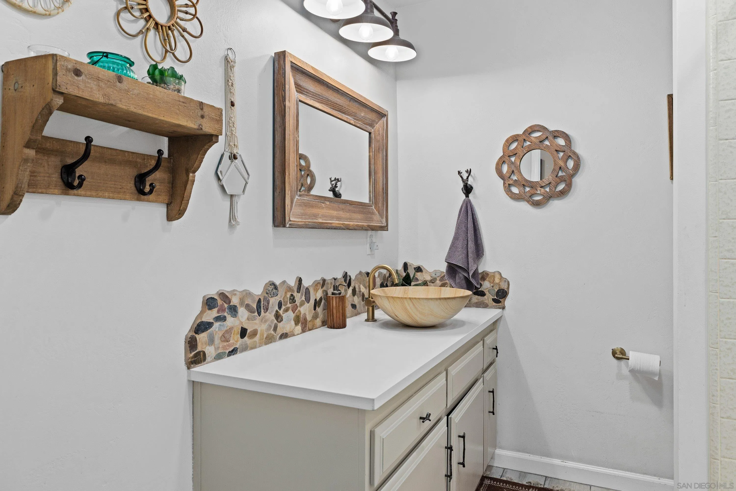 https://cdn.realtyfeed.com/cdn/127/260021282/2ccaa07e423bfdea598b2979b183f08b.webp