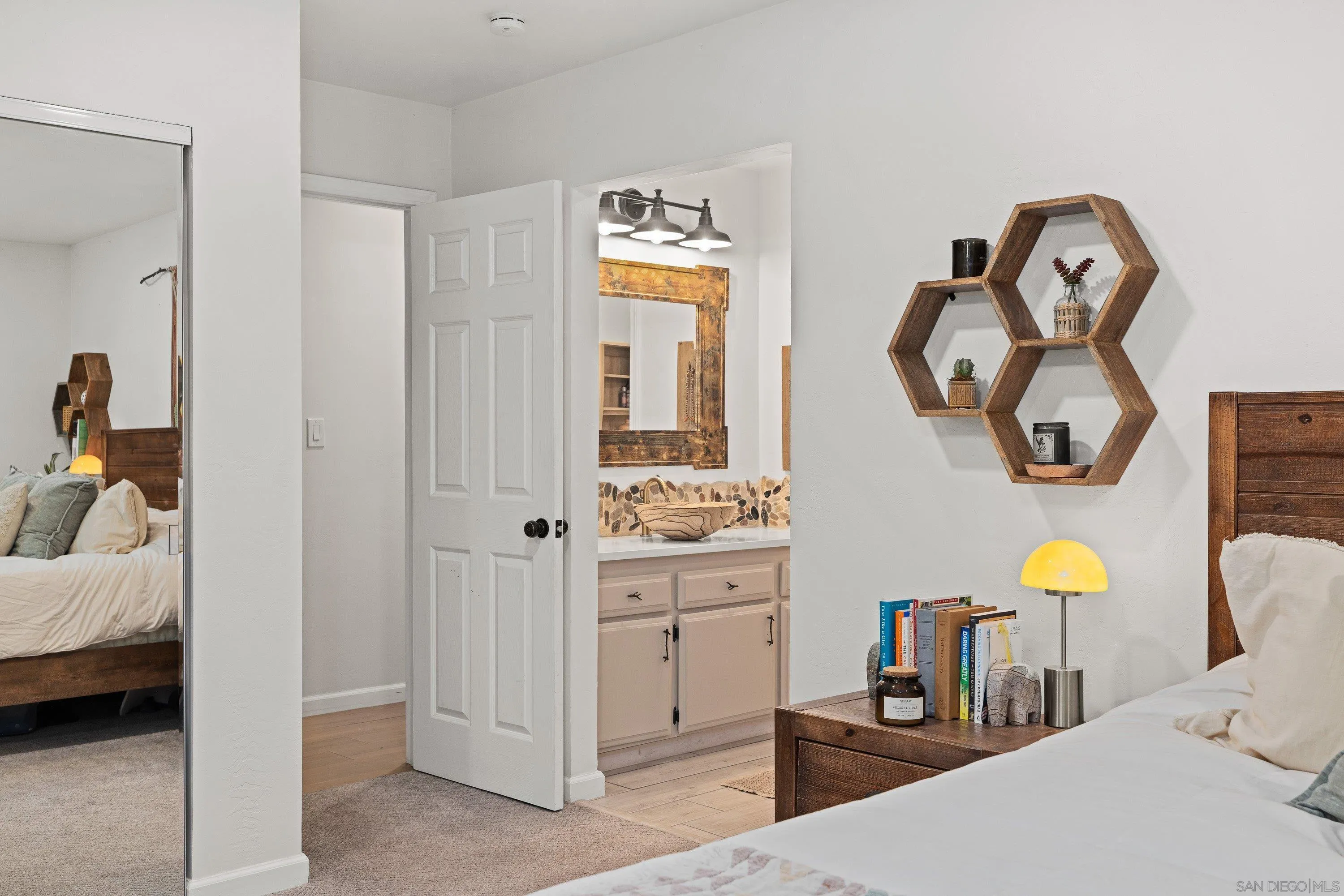 https://cdn.realtyfeed.com/cdn/127/260021282/a2998c02a3baffc3bf259e69c9de9f7c.webp