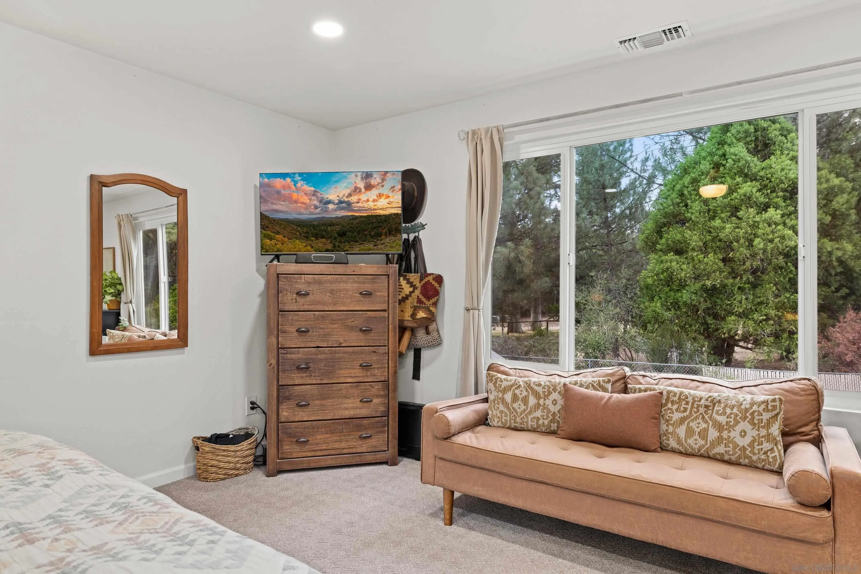 https://cdn.realtyfeed.com/cdn/127/260021282/b24a4003fef413563aed97065616b17f.webp