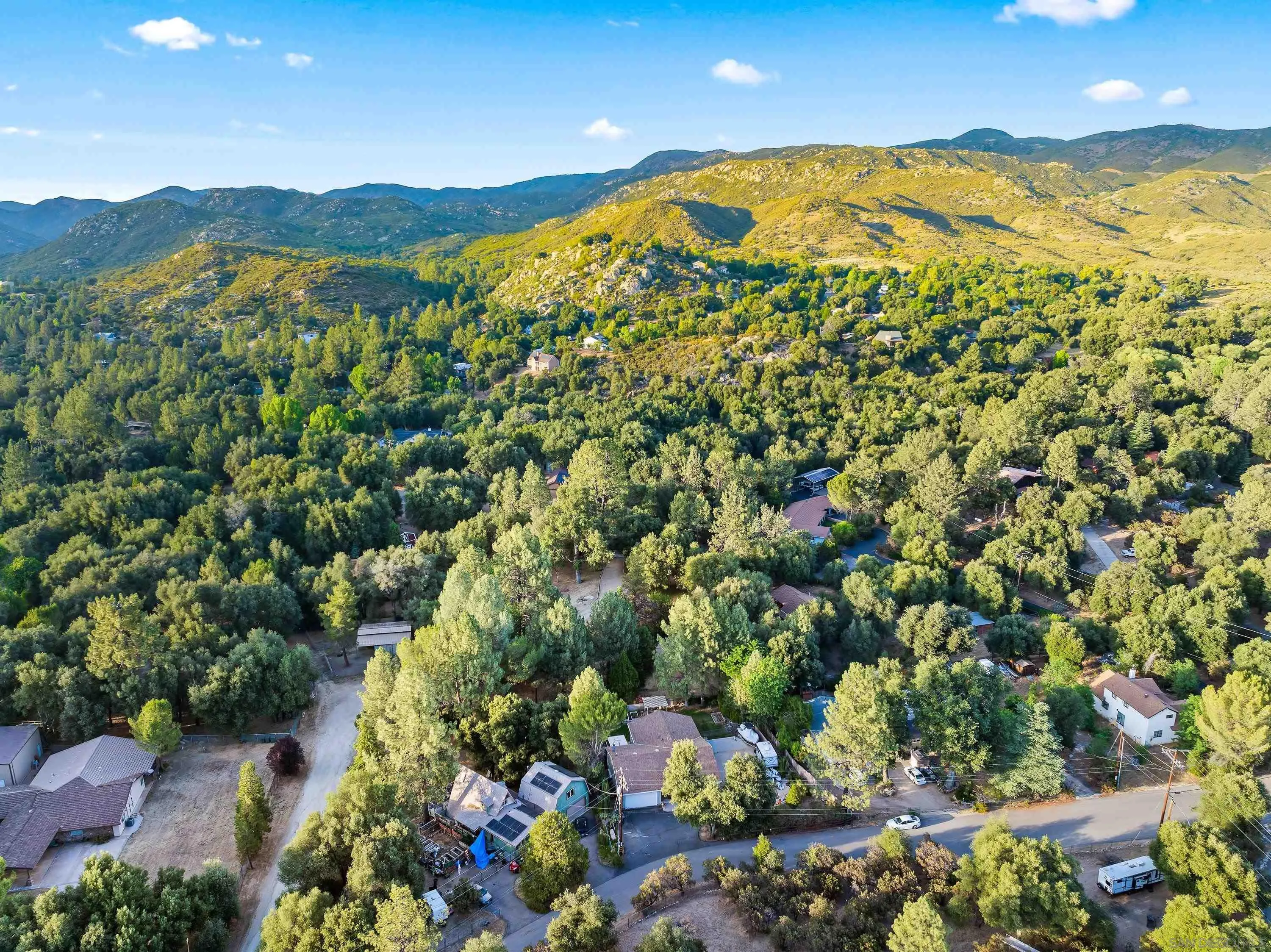 https://cdn.realtyfeed.com/cdn/127/260021282/dd82176844824395b4fc0dc71ff61a4a.webp