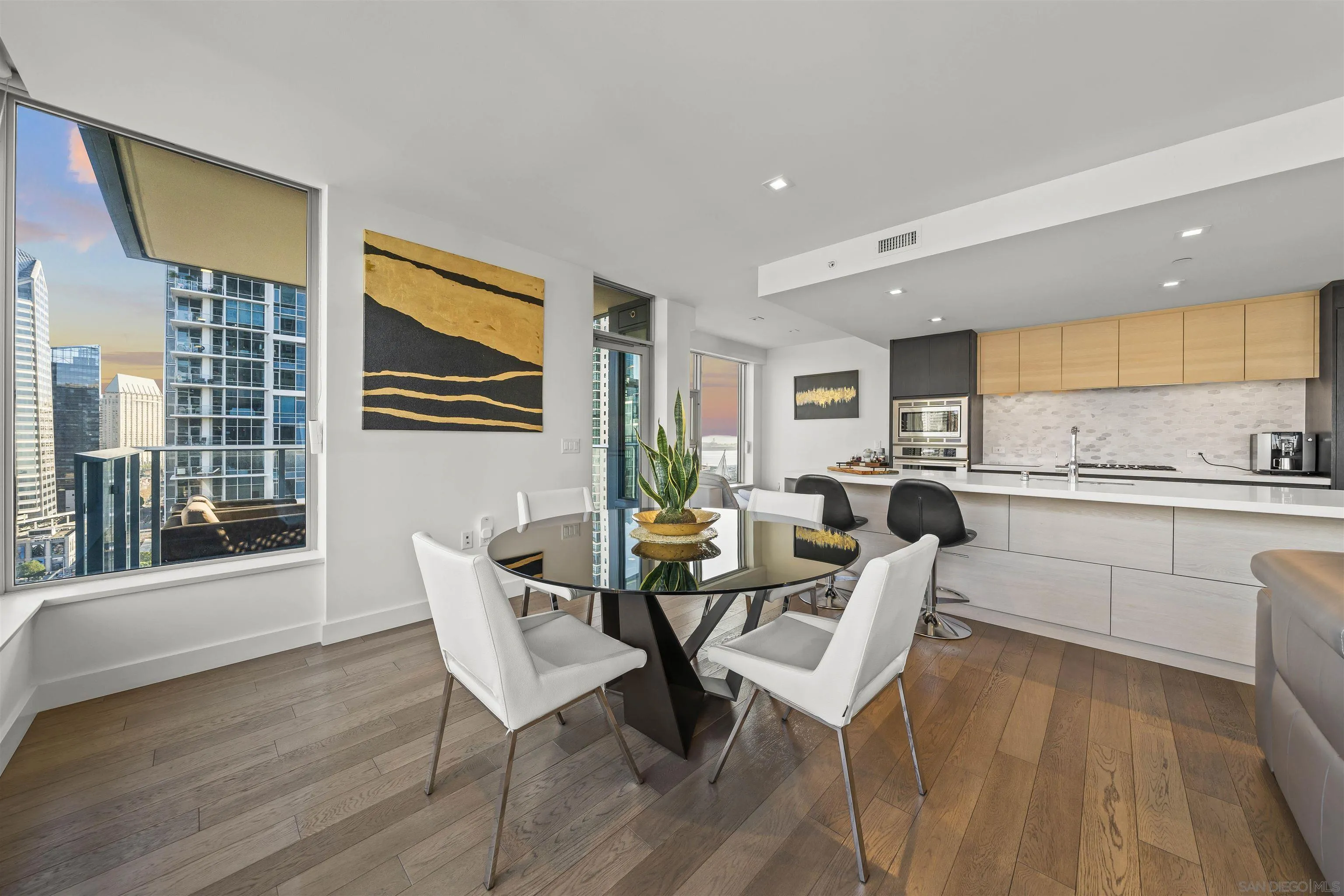 https://cdn.realtyfeed.com/cdn/127/260021285/69e0c4f837f913cc65d5863506ed3d8b.webp