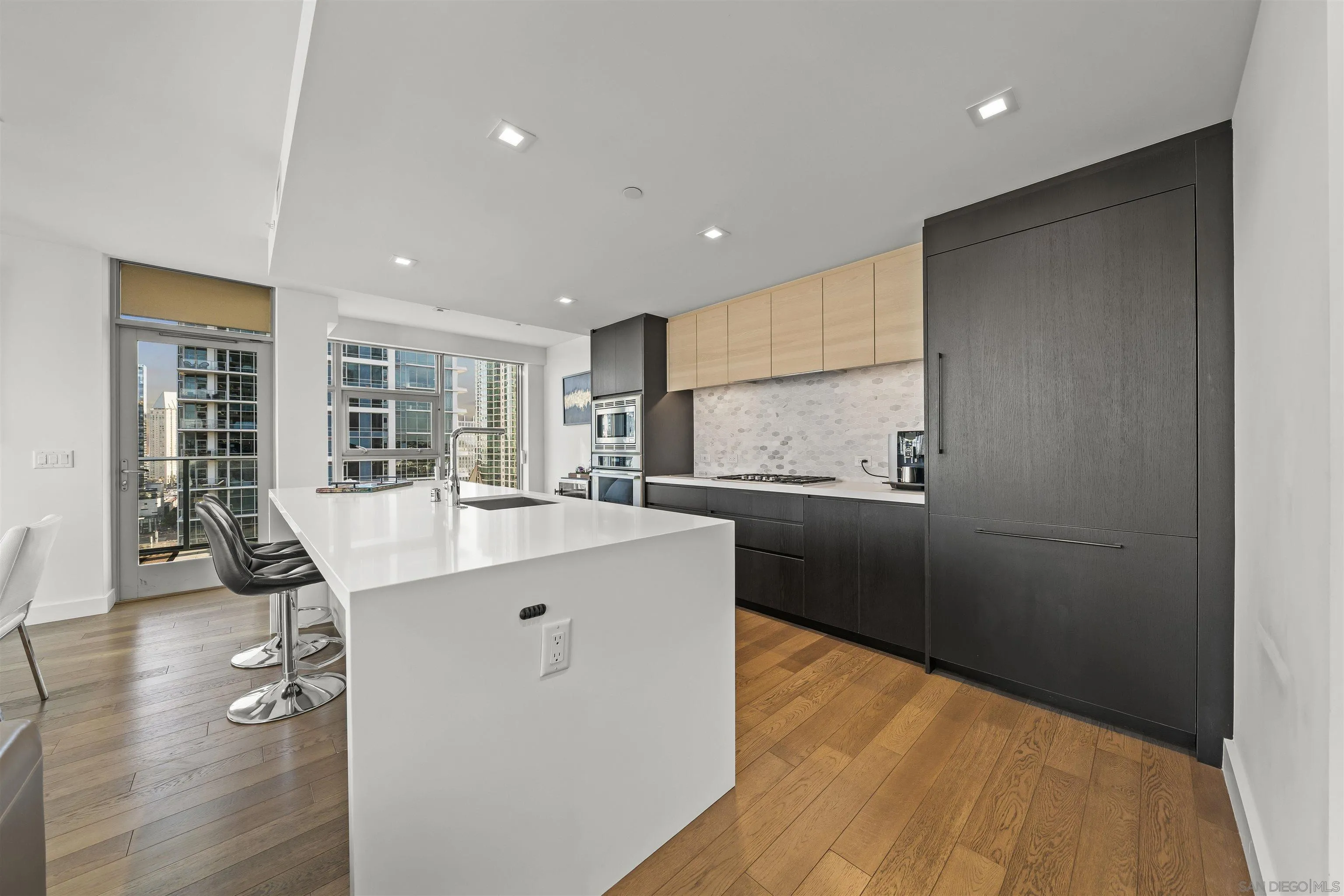 https://cdn.realtyfeed.com/cdn/127/260021285/7bfc12a6fc31c90ea3609f7bf469f177.webp