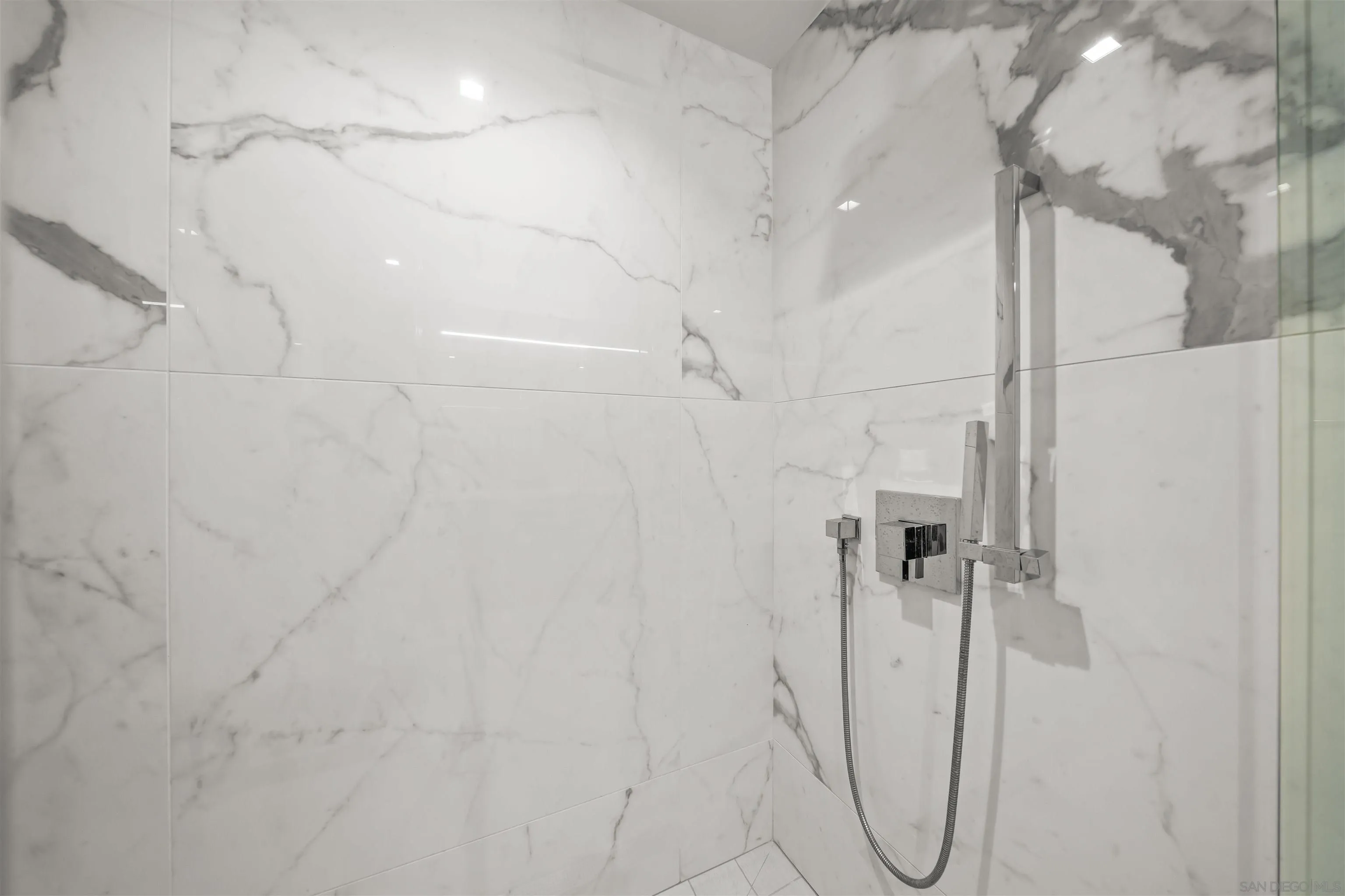 https://cdn.realtyfeed.com/cdn/127/260021285/8251c3e9a30fd318b0850fb2470f9718.webp