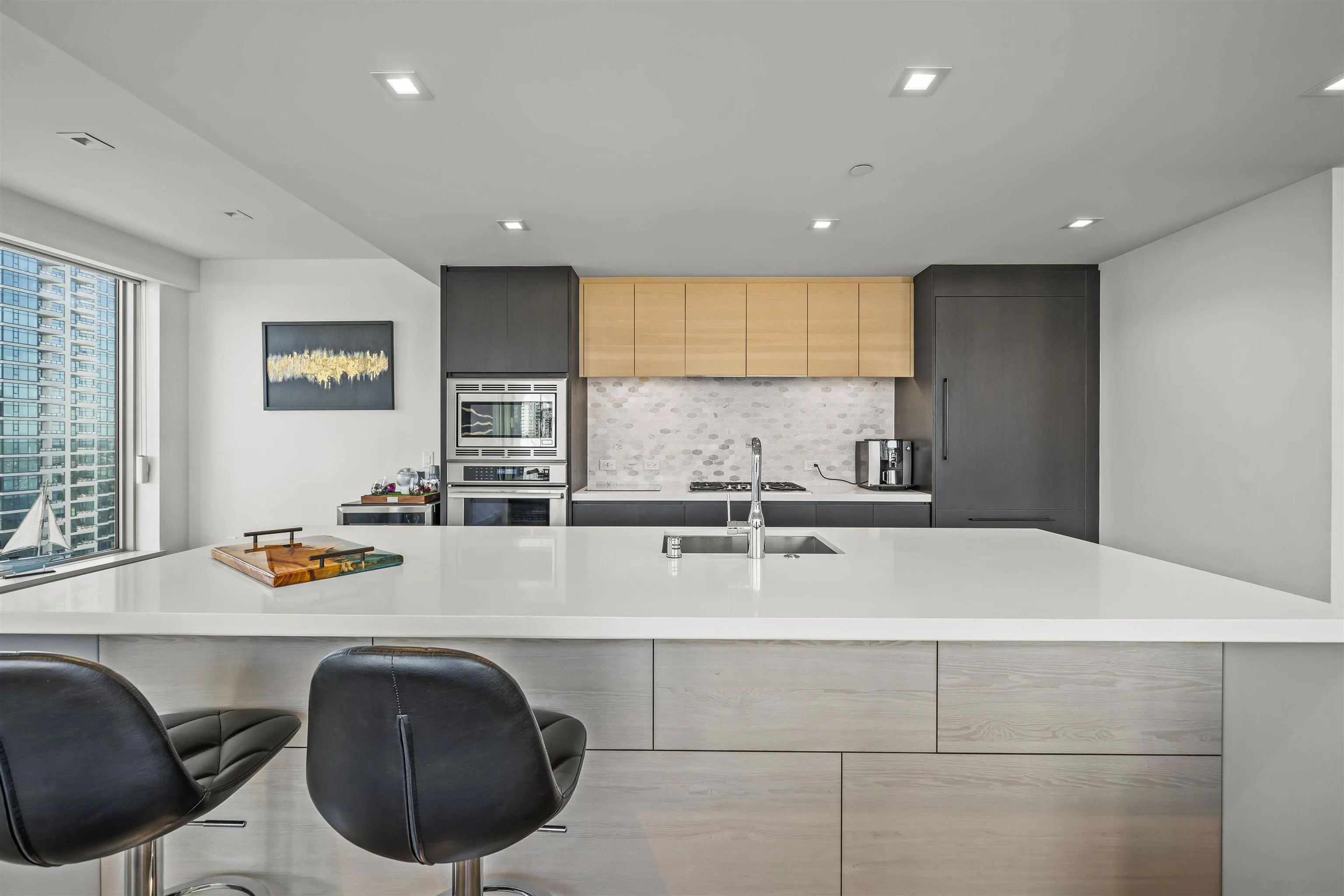 https://cdn.realtyfeed.com/cdn/127/260021285/90ac316e7c81735648b2f1ed0031dfa4.webp