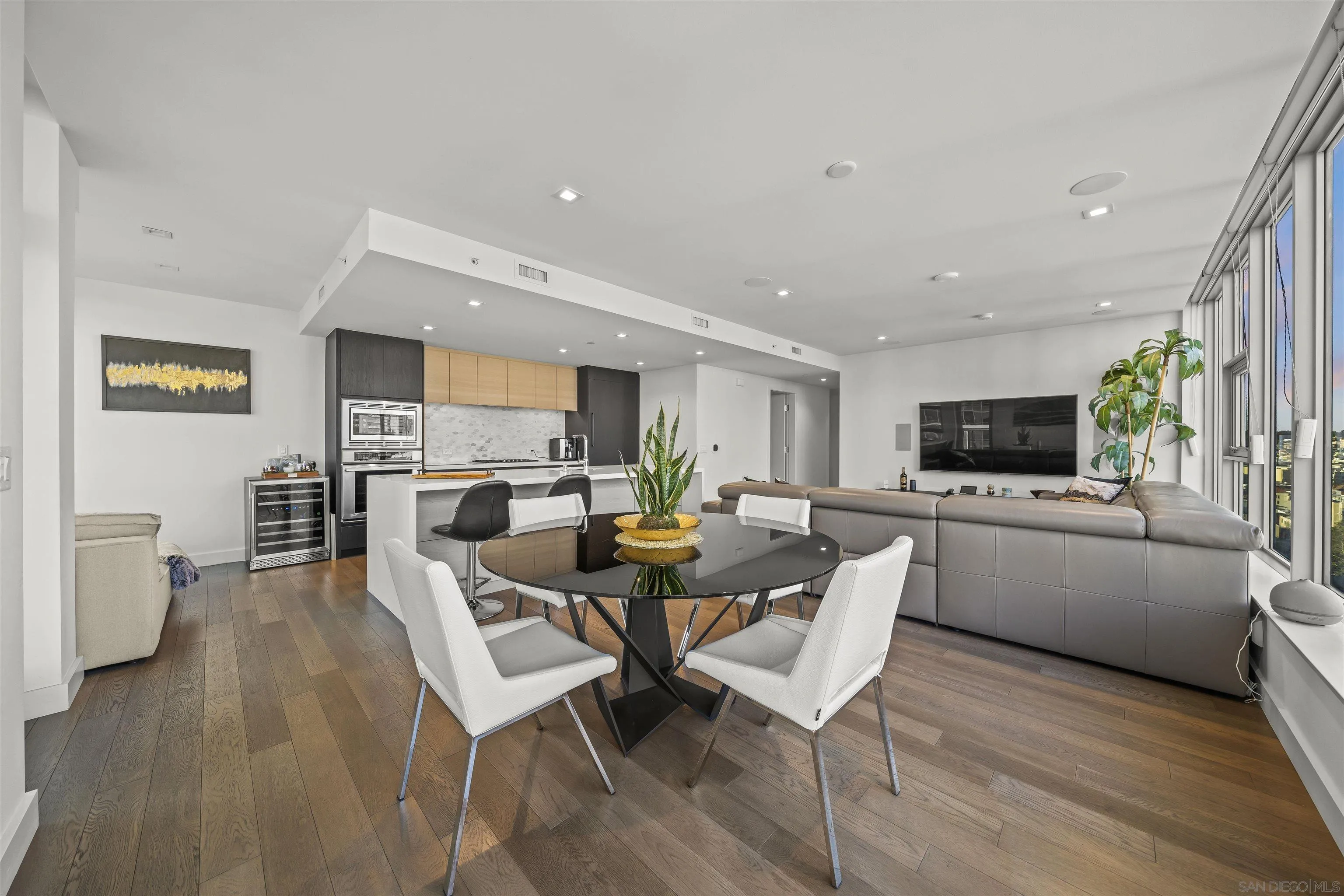 https://cdn.realtyfeed.com/cdn/127/260021285/a6c2fa1de5766c6b7caae1765046590f.webp