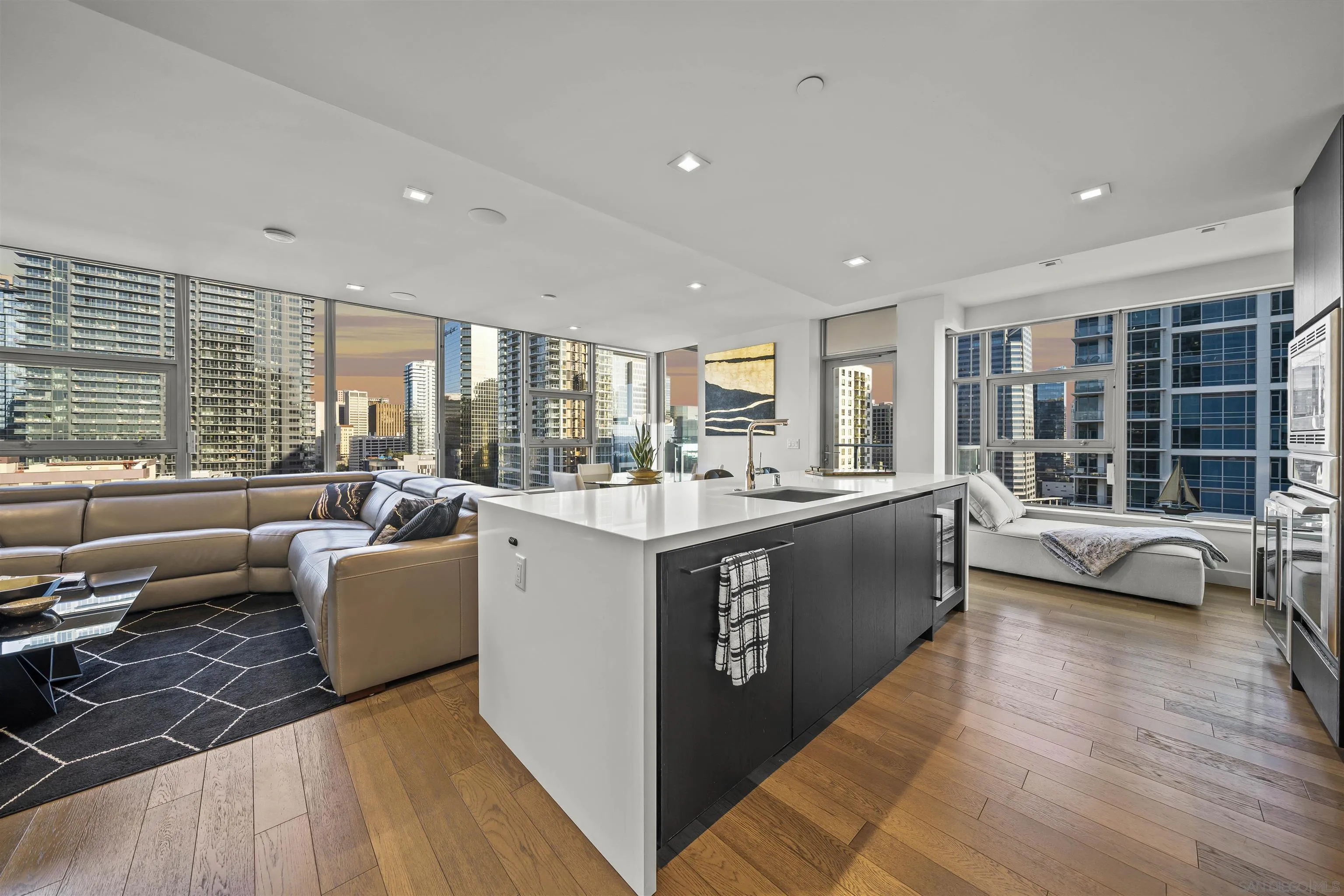 https://cdn.realtyfeed.com/cdn/127/260021285/b0795a859e4a1173c78ac35af9434942.webp
