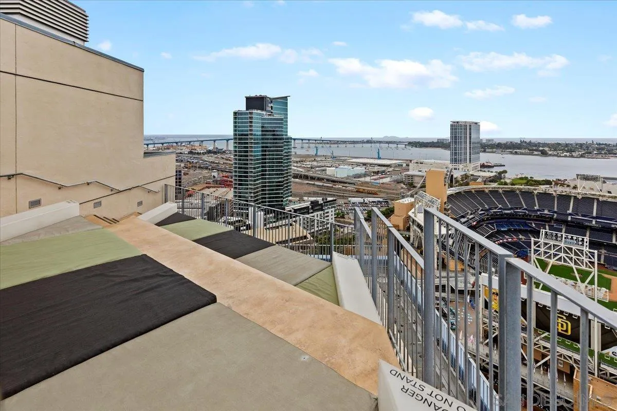 https://cdn.realtyfeed.com/cdn/127/260021288/8e60d2e77f8970fff238fbbdd2d64a54.webp