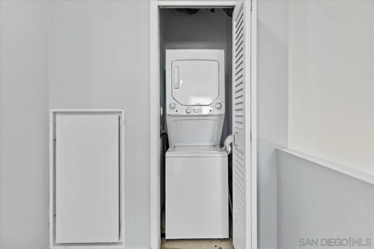 https://cdn.realtyfeed.com/cdn/127/260021288/9db7ca2c826ef7ab758f975a274f80b3.webp
