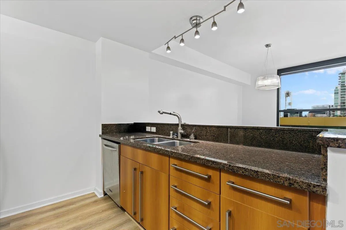 https://cdn.realtyfeed.com/cdn/127/260021288/9fceff159699914cb1d1c47431cb5626.webp