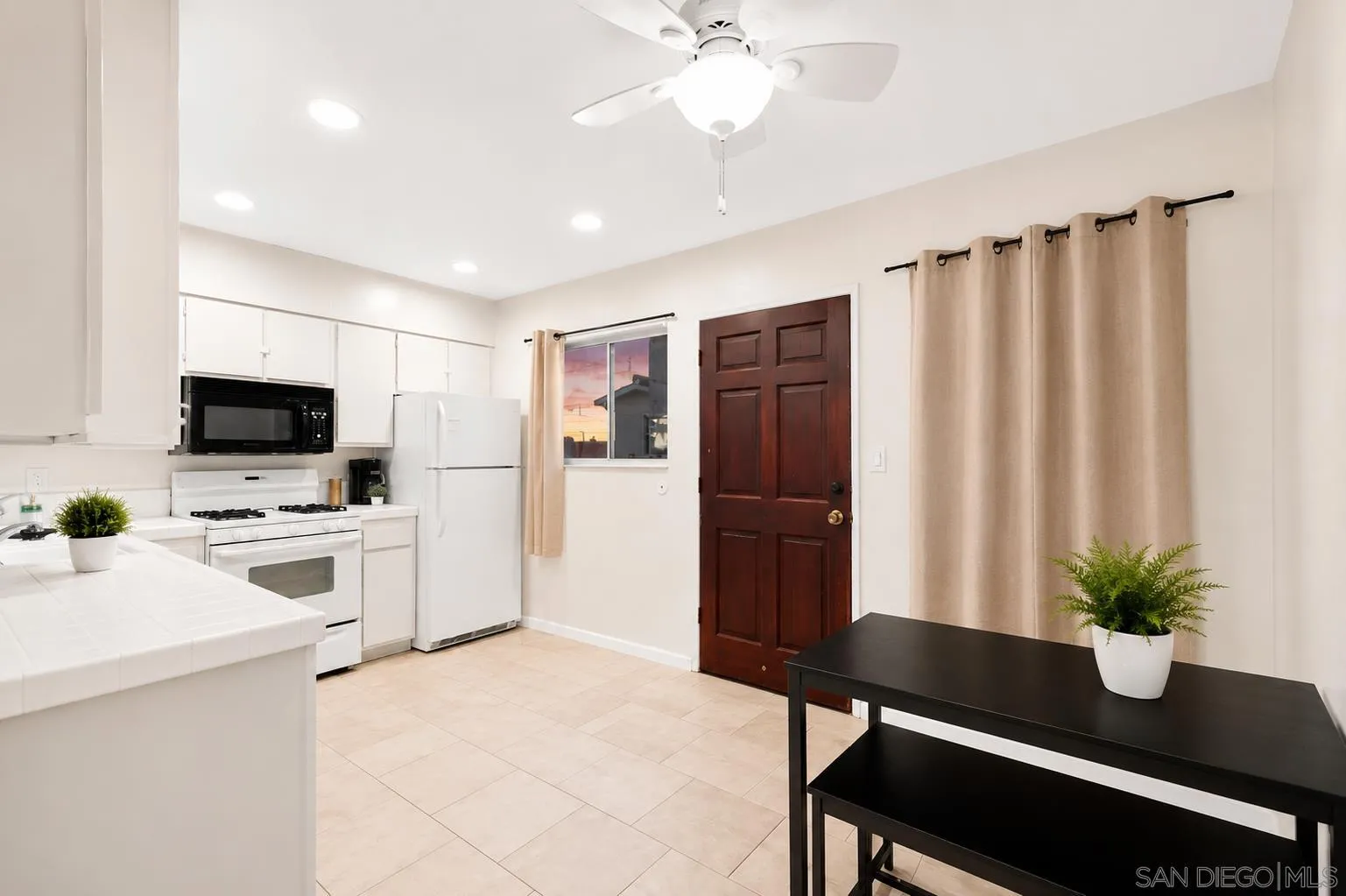 https://cdn.realtyfeed.com/cdn/127/260021290/15de84657554ea099dfd929b3683d572.webp