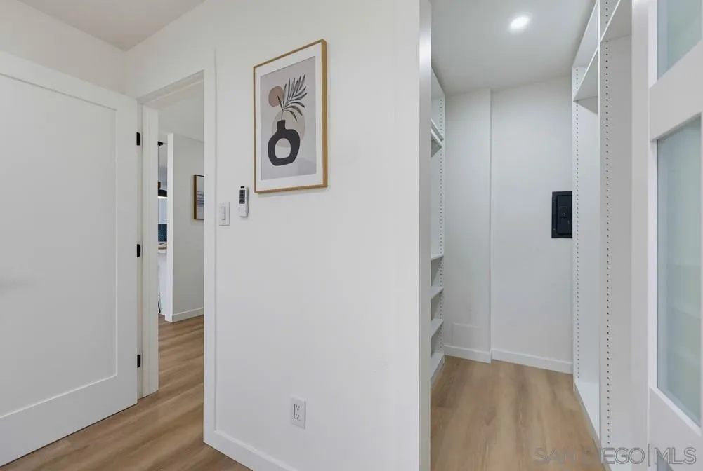 https://cdn.realtyfeed.com/cdn/127/260021292/0b8bf5eb0af13e221fadf0cea988b580.webp