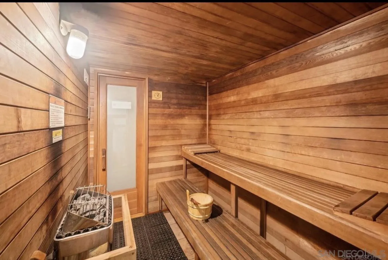 https://cdn.realtyfeed.com/cdn/127/260021292/1e3a159cdd42e774cc342b5347502fa1.webp