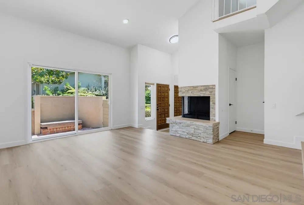 3249 Caminito Eastbluff Unit 31, La Jolla, CA 92037 - Photo 5 of 27, La Jolla, CA