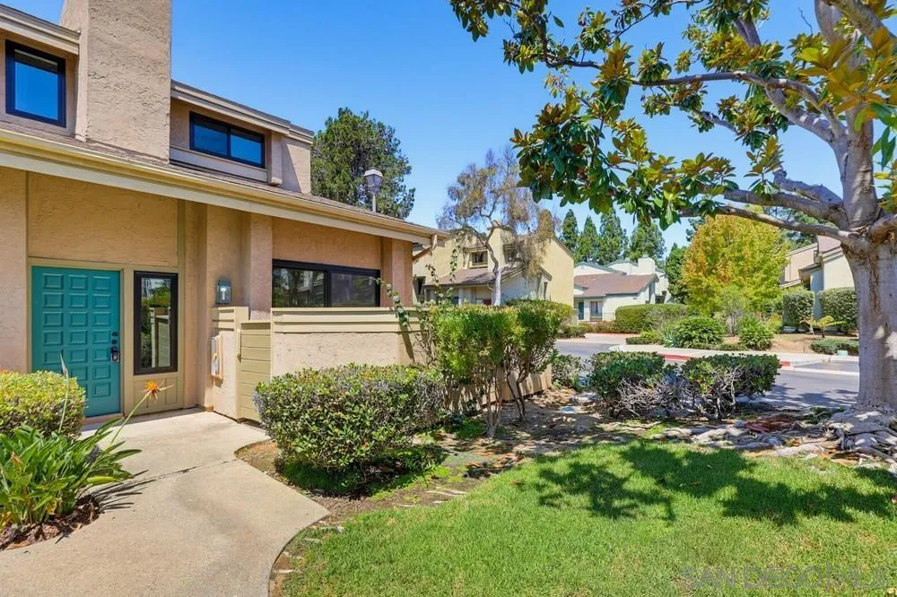3249 Caminito Eastbluff Unit 31, La Jolla, CA 92037 - Photo 2 of 27, La Jolla, CA
