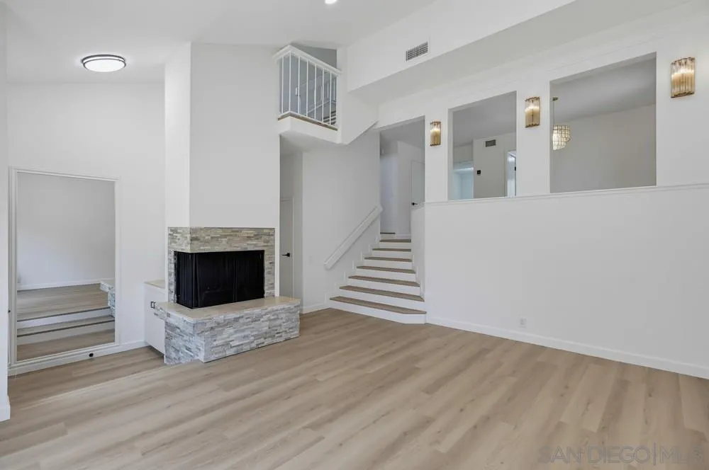 3249 Caminito Eastbluff Unit 31, La Jolla, CA 92037 - Photo 3 of 27, La Jolla, CA