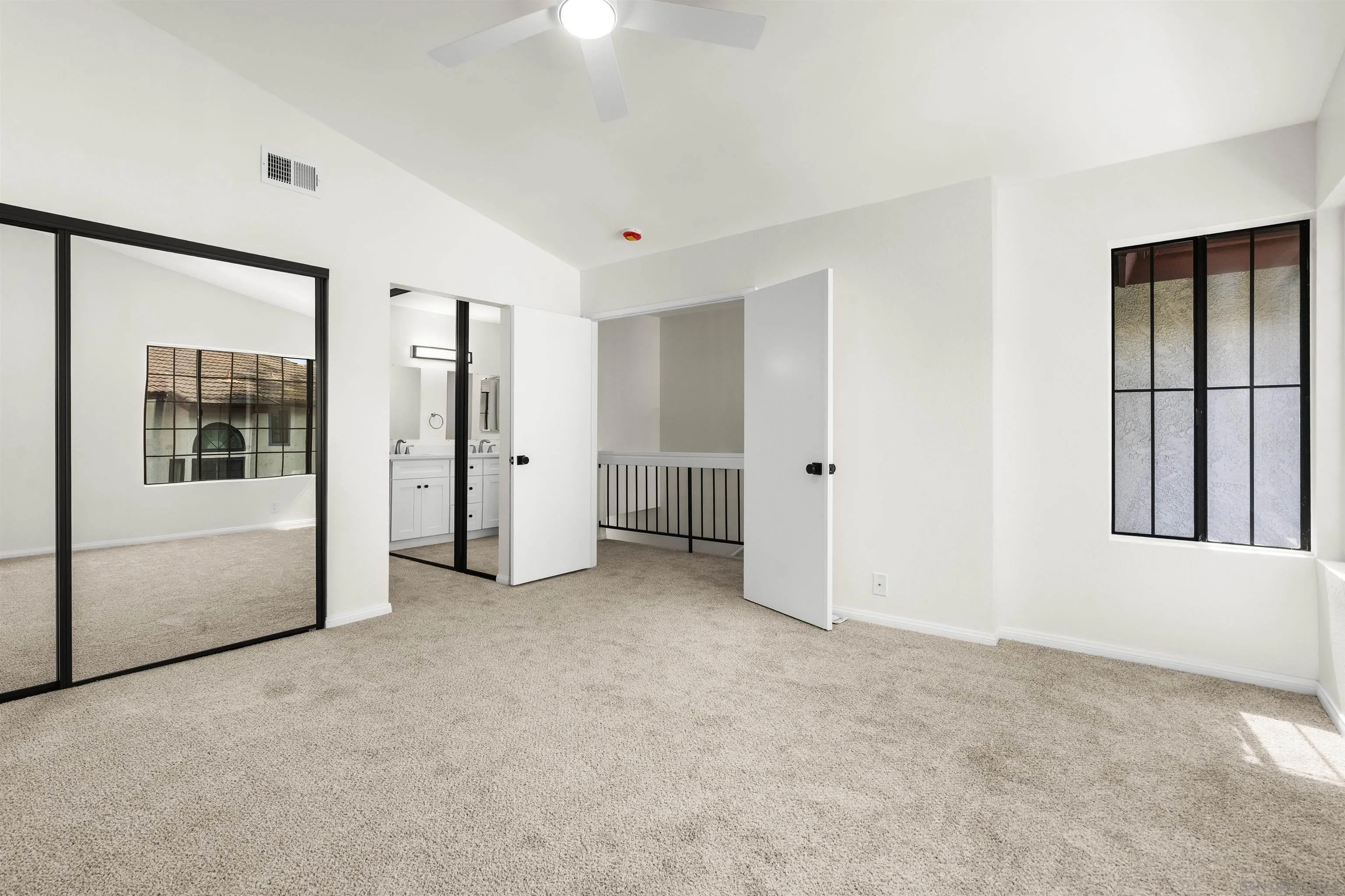 https://cdn.realtyfeed.com/cdn/127/260021295/3df5d57e313df512b5e65d46b4c92ab4.webp
