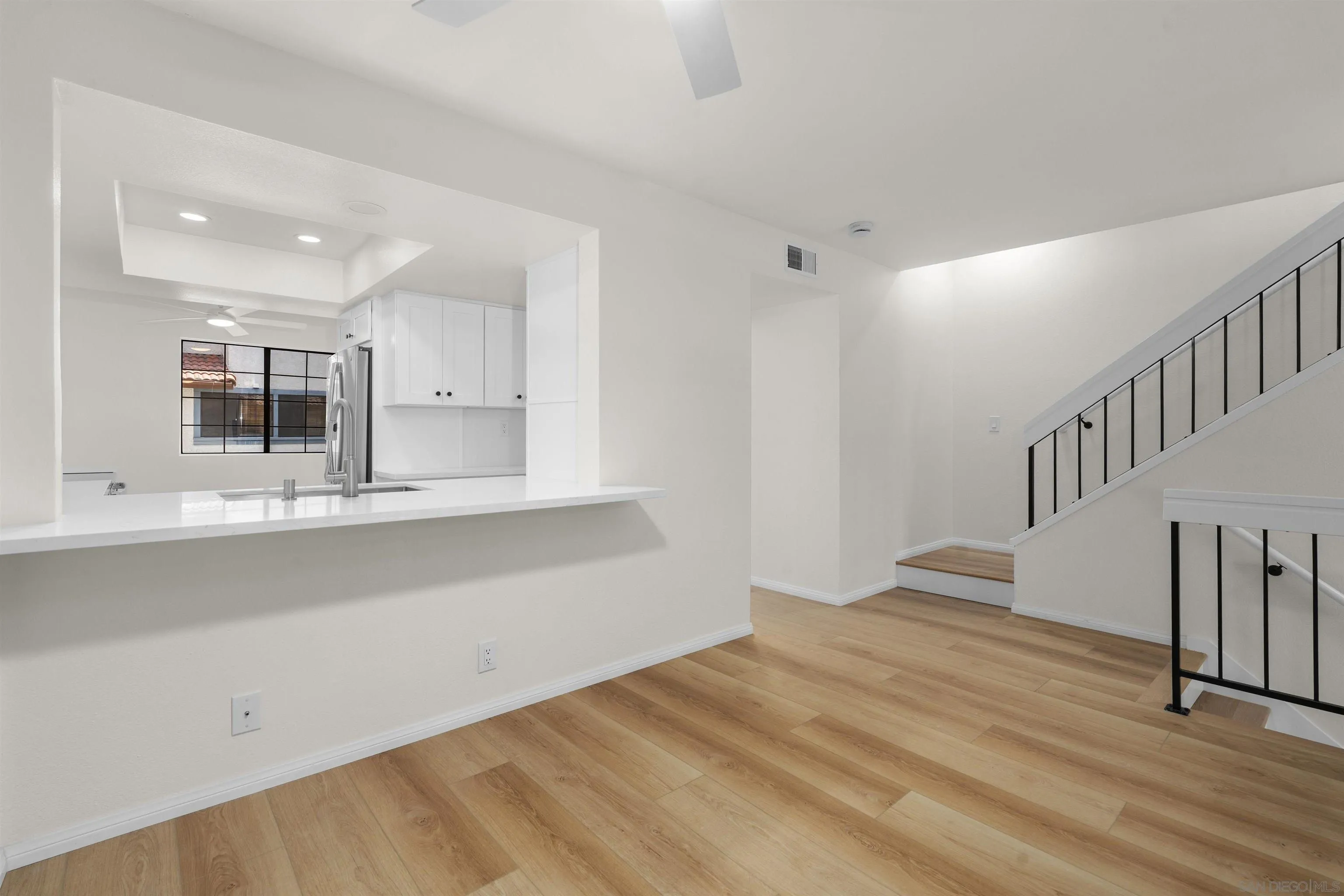 https://cdn.realtyfeed.com/cdn/127/260021295/fb44da2320f1d89d1af63a4f0f4ee8c0.webp