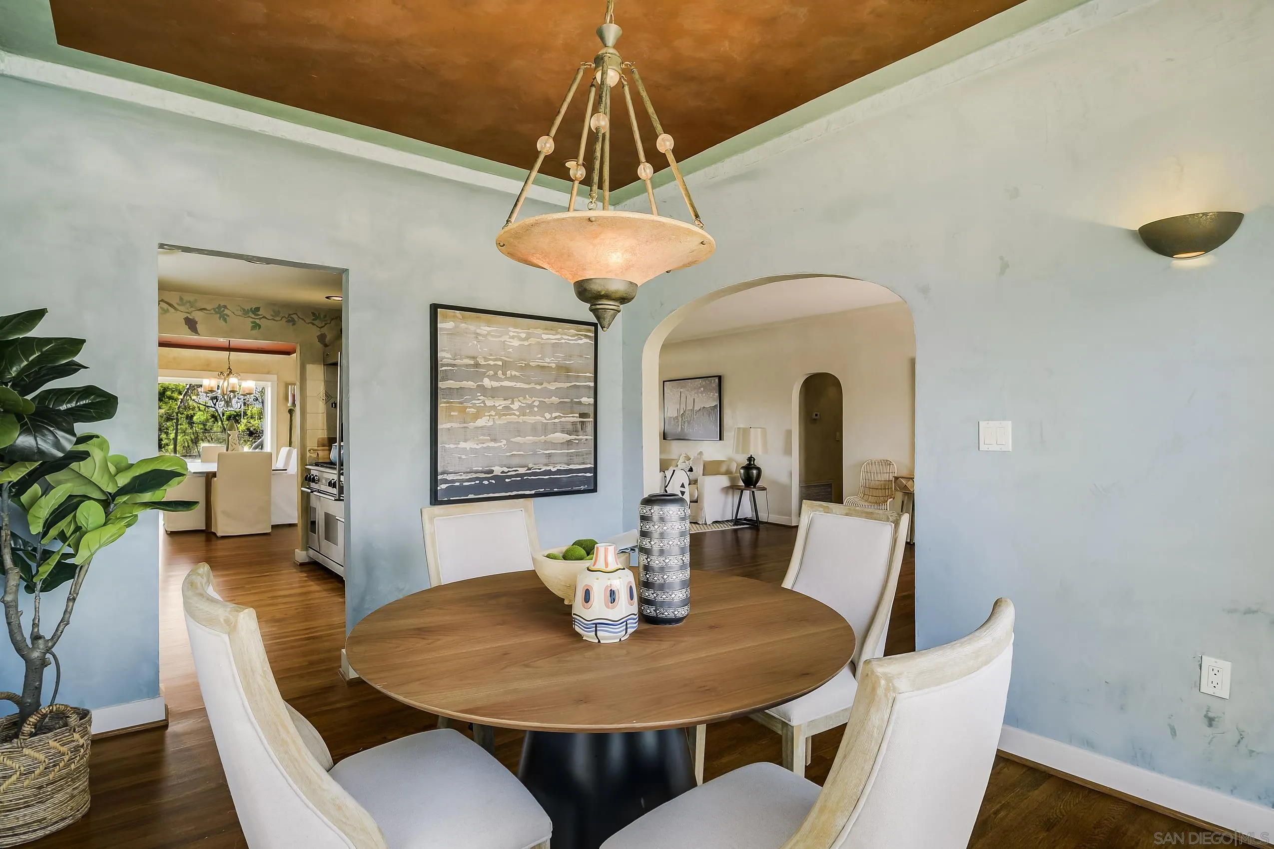 https://cdn.realtyfeed.com/cdn/127/260021297/17fc23a39bf180bbc0d56d0a9b403543.webp