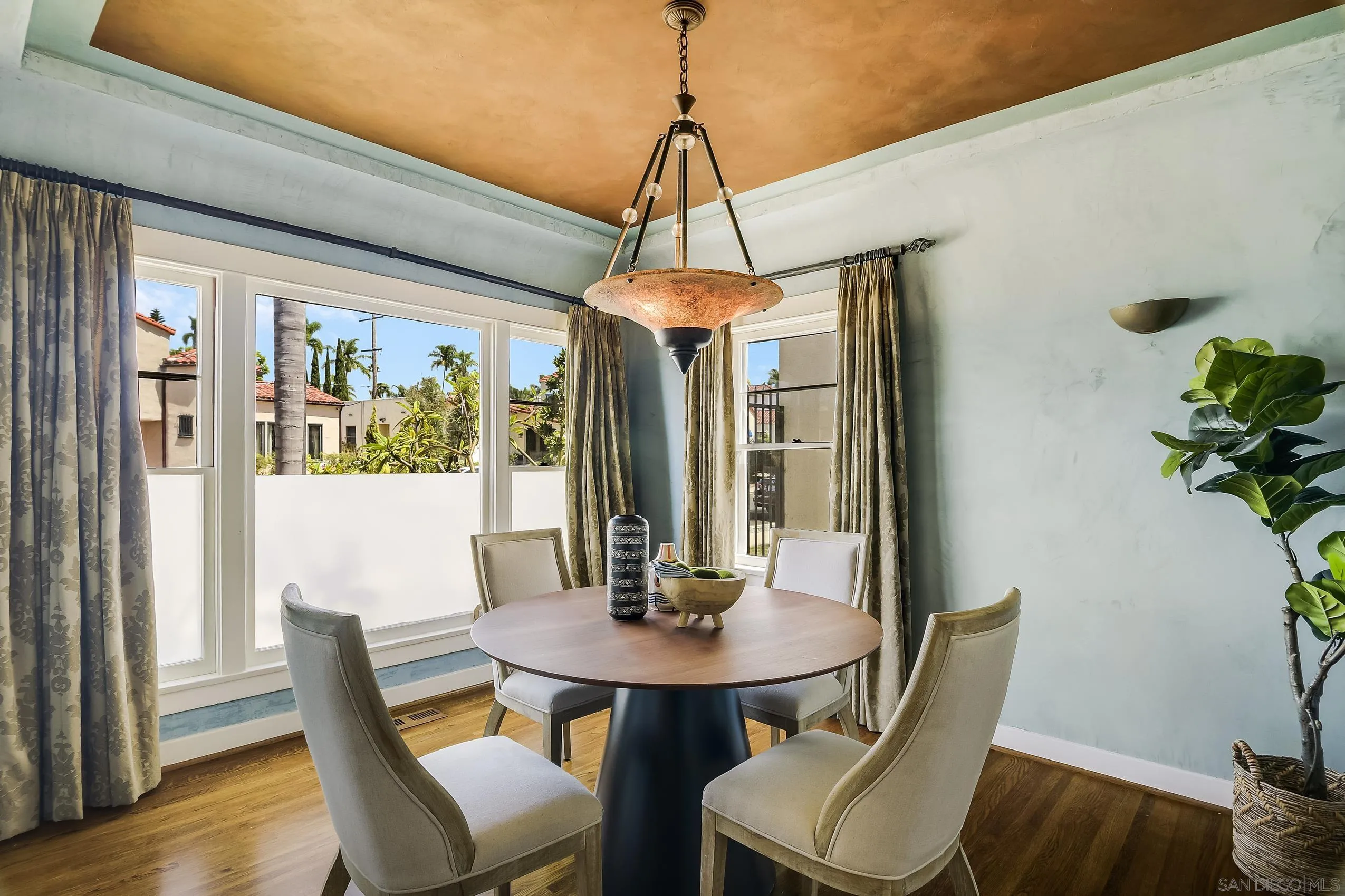https://cdn.realtyfeed.com/cdn/127/260021297/353022dfaaa3ed7893763256eeb31c76.webp
