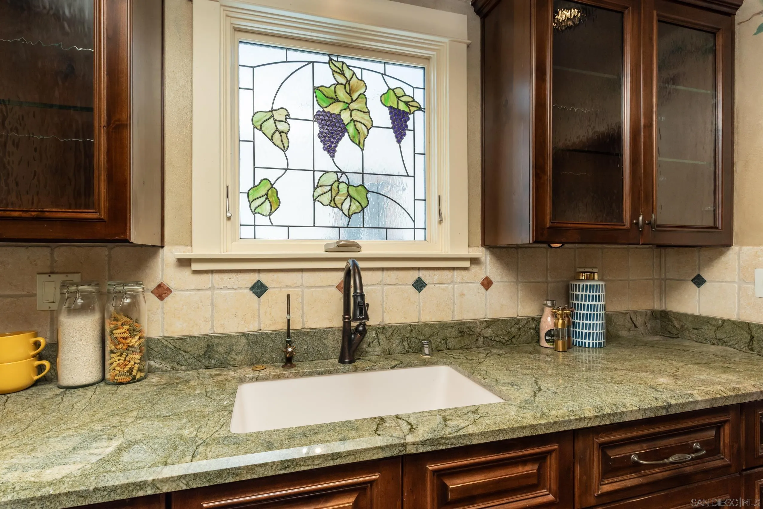 https://cdn.realtyfeed.com/cdn/127/260021297/d9310ec8b492a1e93d713f9a3e0fd483.webp