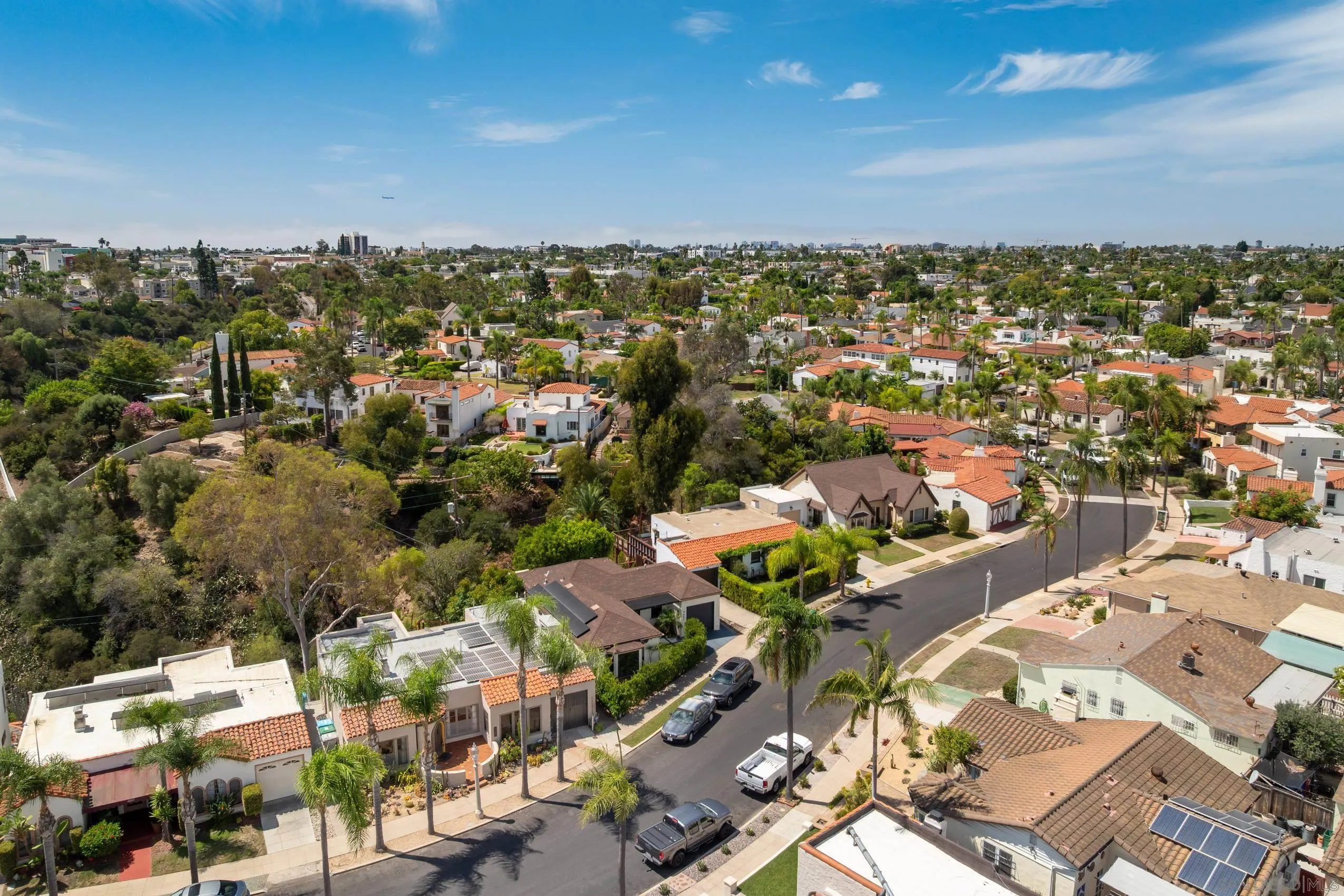 https://cdn.realtyfeed.com/cdn/127/260021297/f8123aa650f027422e340754f95defe0.webp