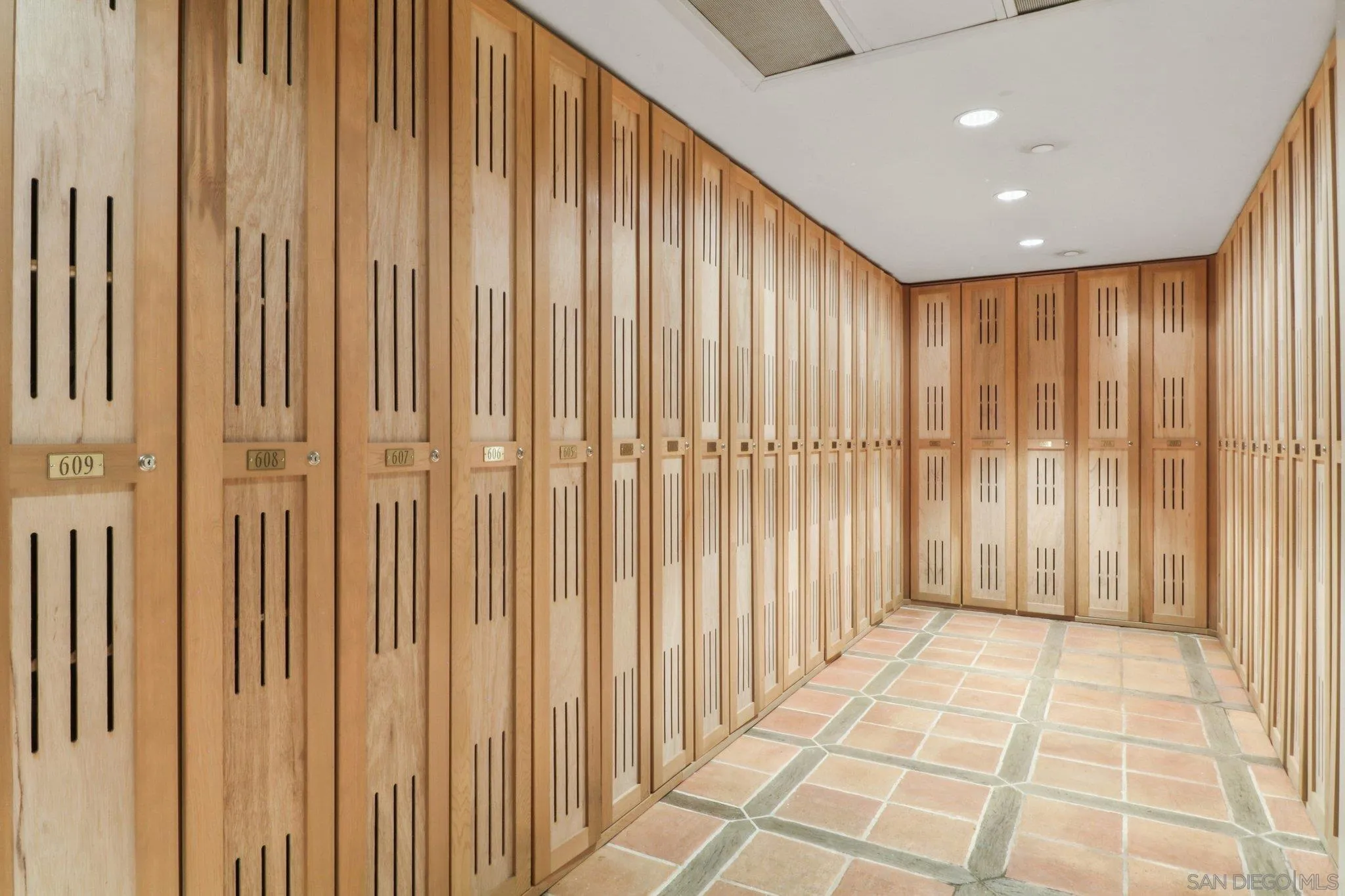 Photo #41: 2600213 Listing: Photo #41